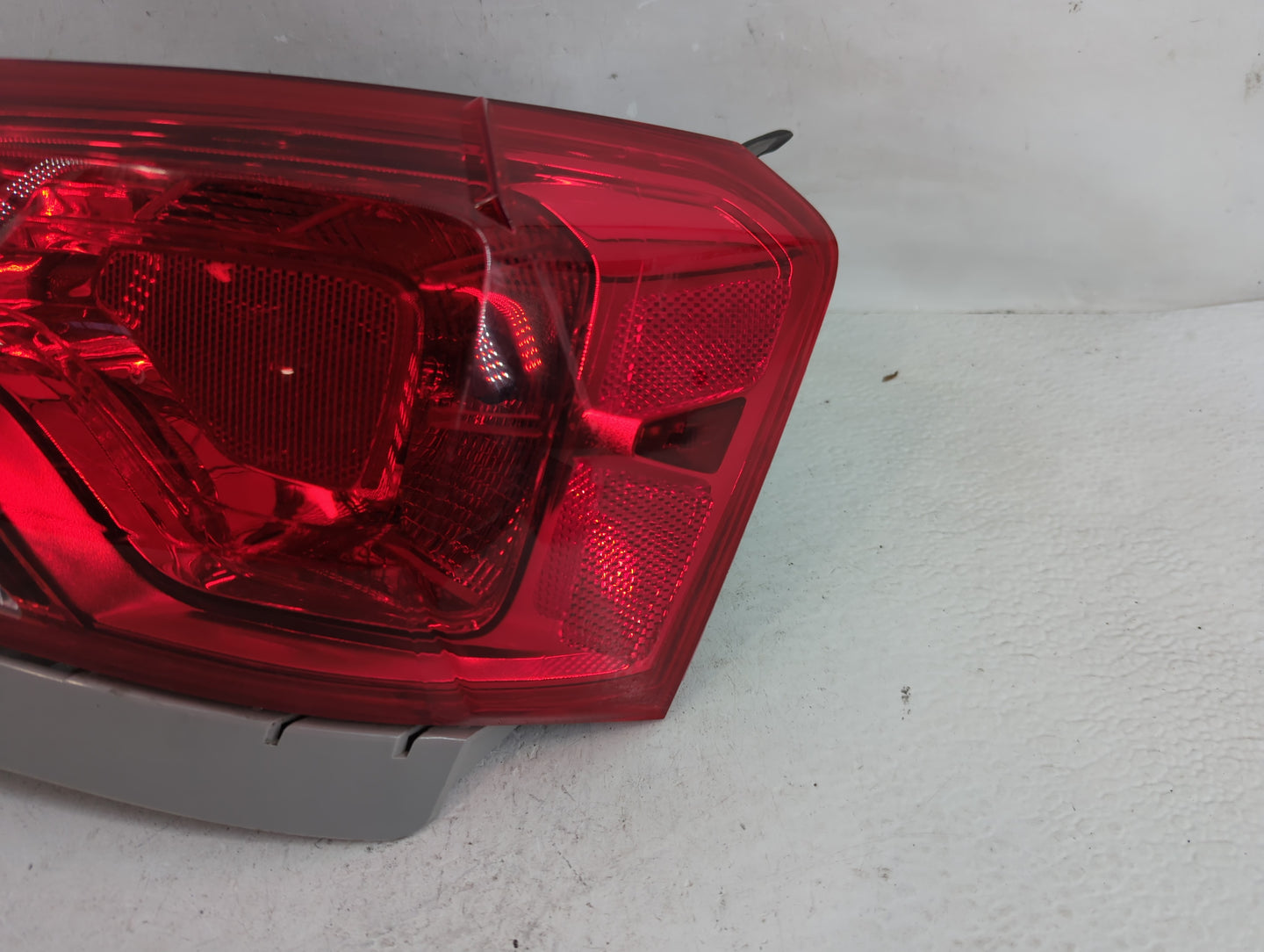 2014-2020 Chevrolet Impala Tail Light Assembly Passenger Right OEM Fits Fits 2014 2015 2016 2017 2018 2019 2020 OEM Used Aut