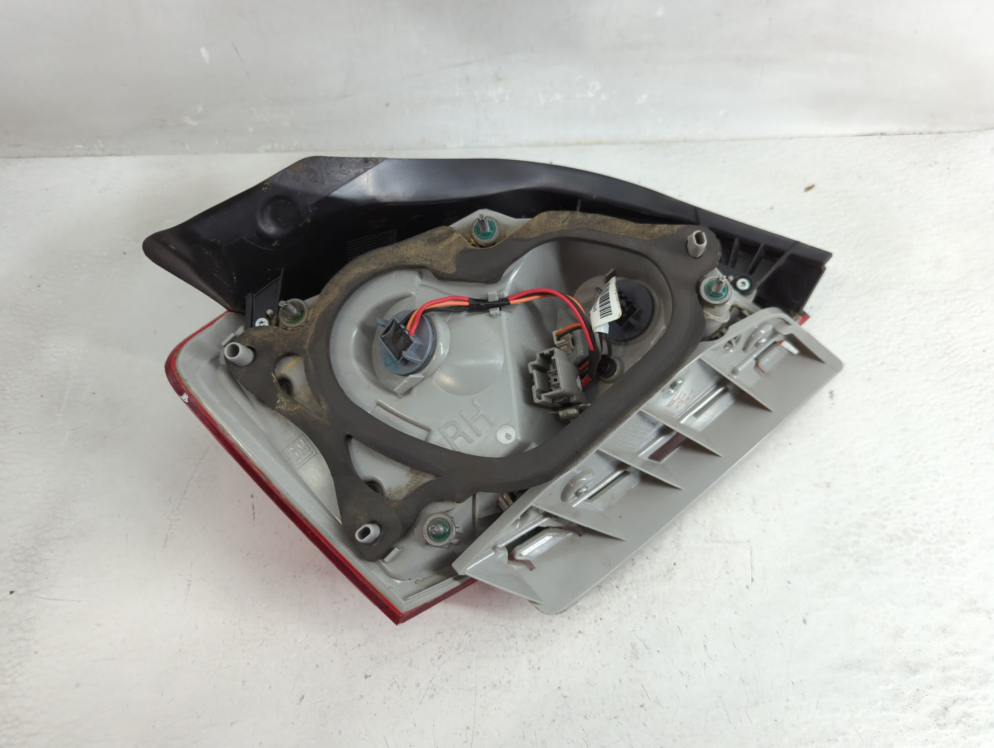 2014-2020 Chevrolet Impala Tail Light Assembly Passenger Right OEM Fits Fits 2014 2015 2016 2017 2018 2019 2020 OEM Used Aut