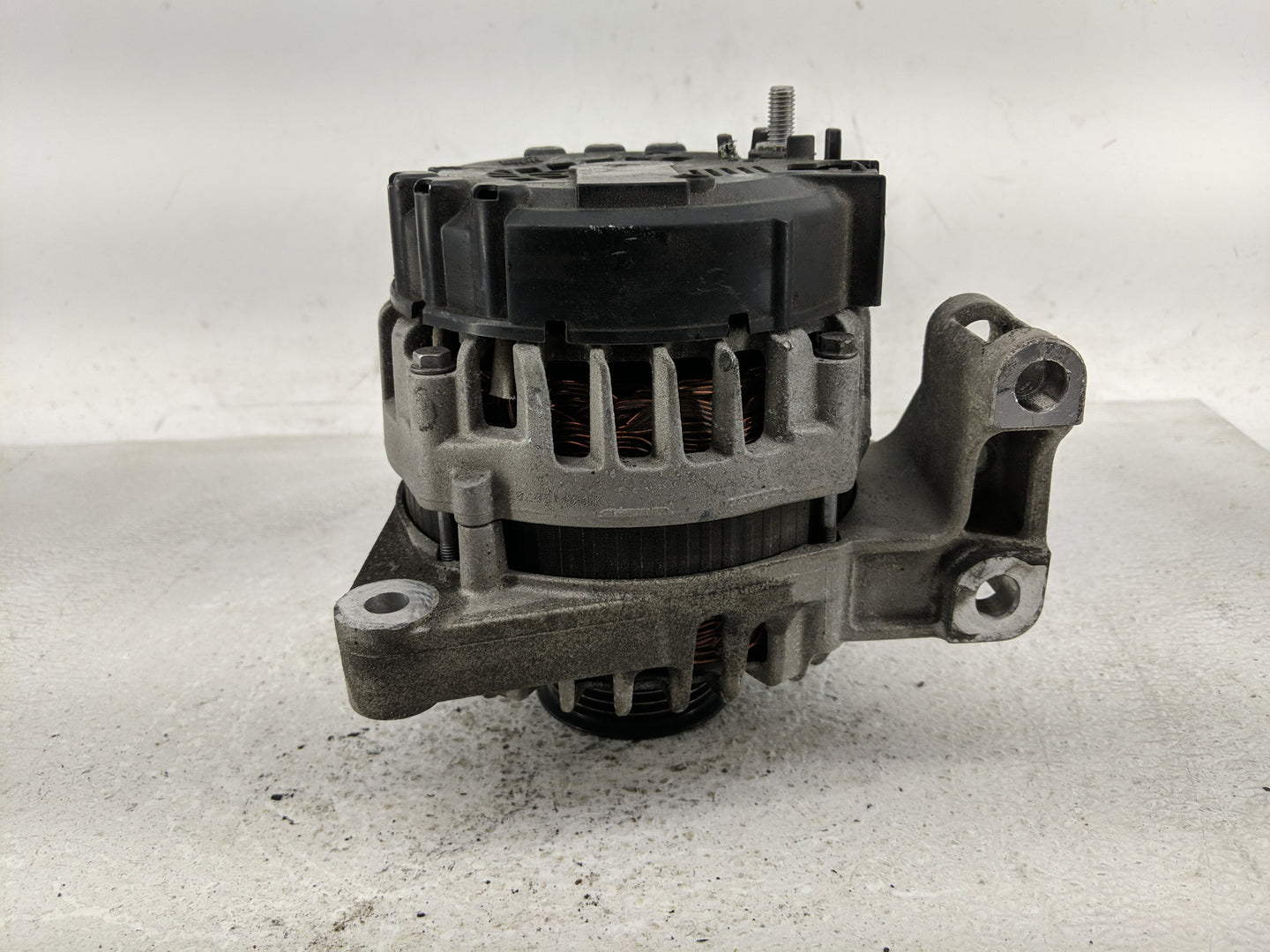 2017-2020 Chevrolet Impala Alternator Replacement Generator Charging Assembly Engine OEM P/N:13520825 Fits OEM Used Auto Par