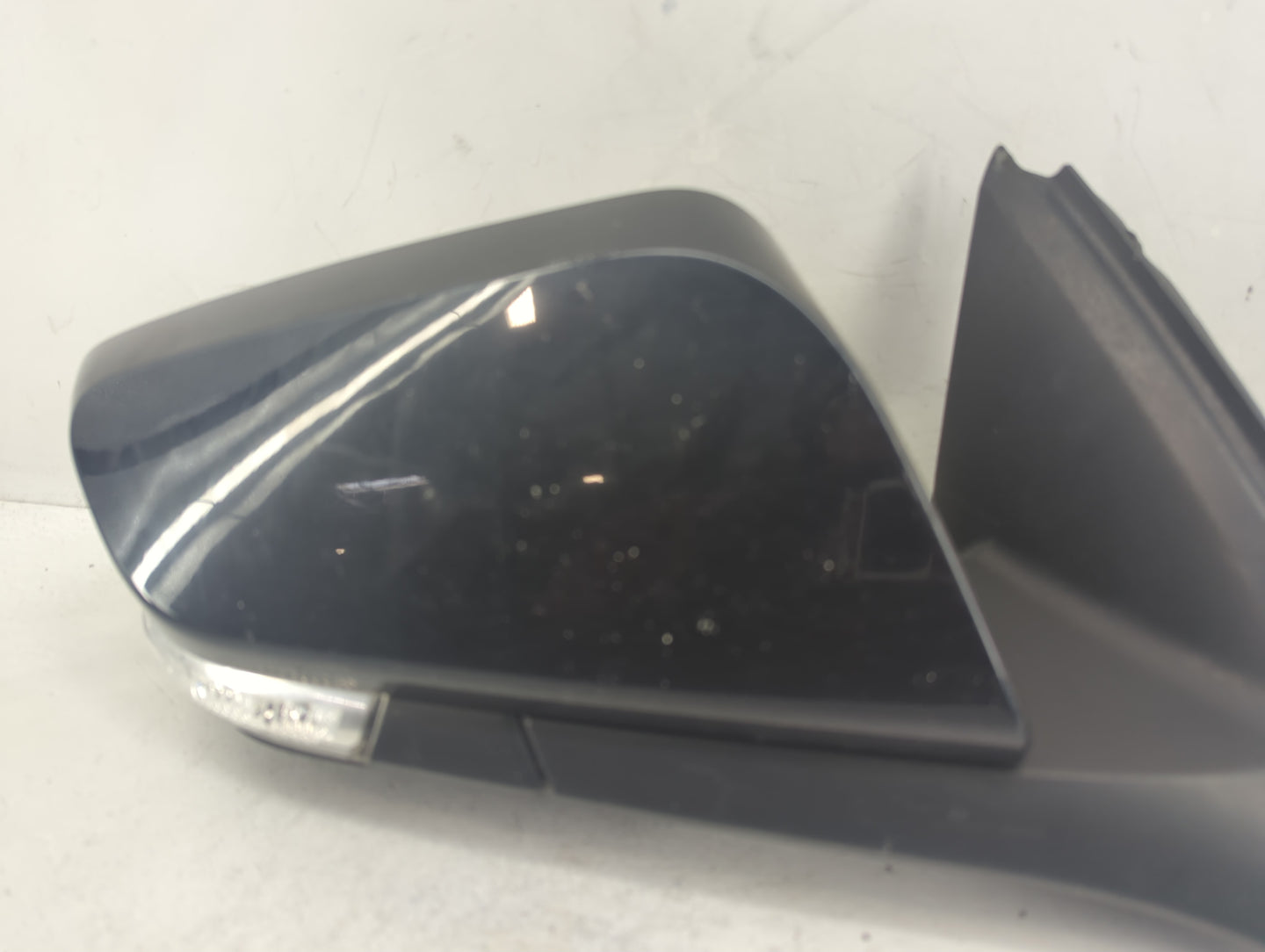 2016-2020 Chevrolet Impala Passenger Side View Mirror - Right Door Mirror OEM Used - Oemusedautoparts1.com