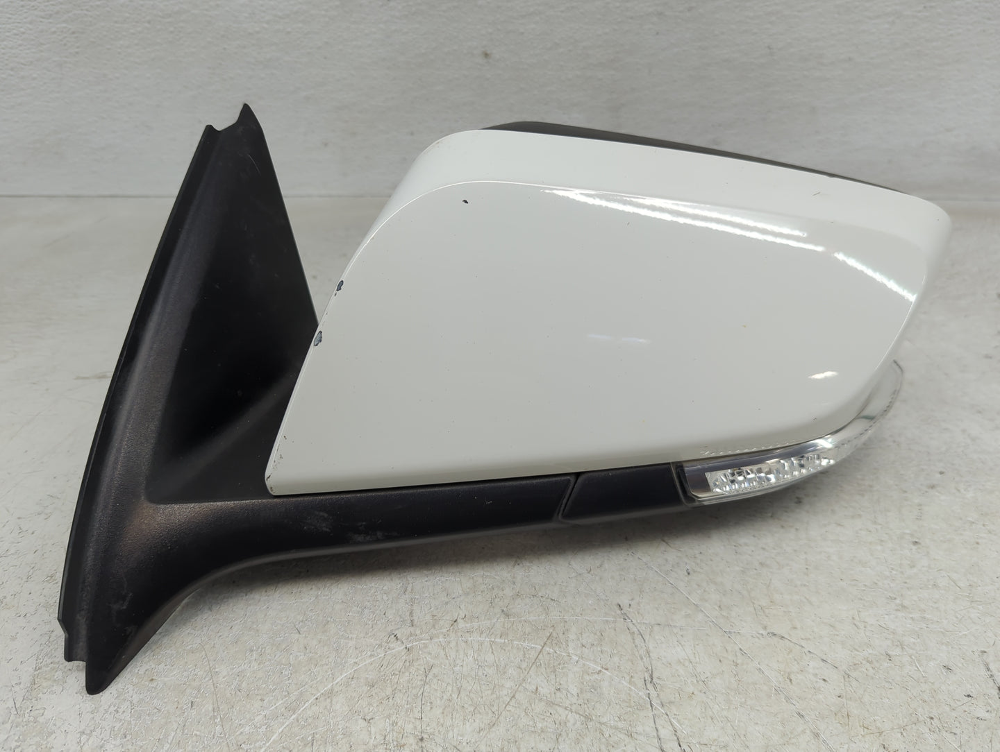 2016-2020 Chevrolet Impala Driver Side View Mirror - Left Door Mirror OEM Used - Oemusedautoparts1.com