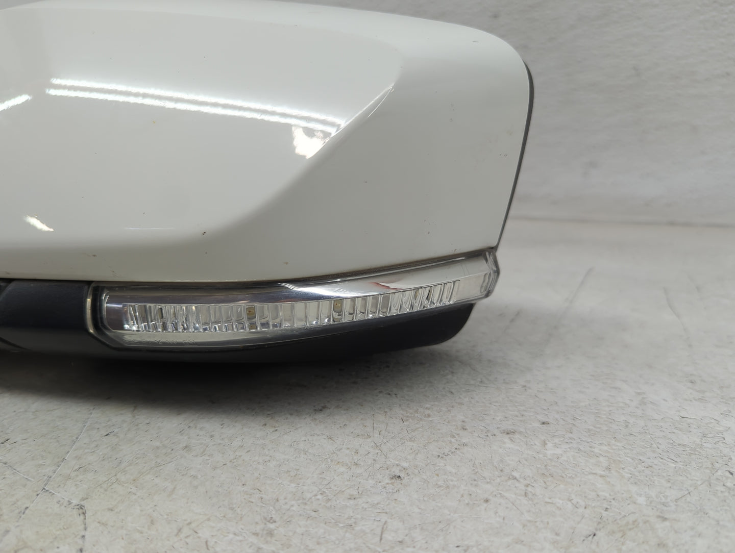 2016-2020 Chevrolet Impala Driver Side View Mirror - Left Door Mirror OEM Used - Oemusedautoparts1.com