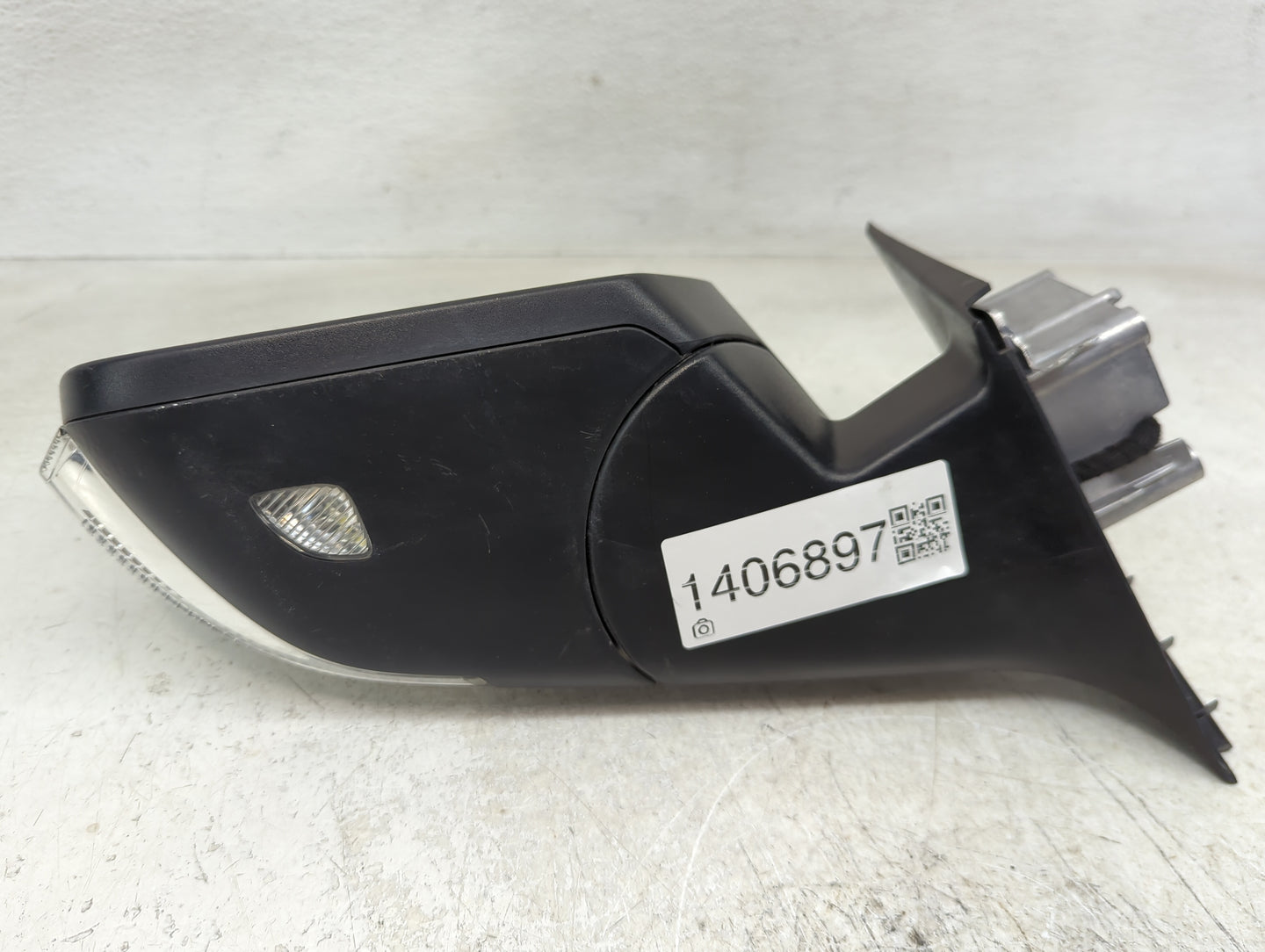 2016-2020 Chevrolet Impala Driver Side View Mirror - Left Door Mirror OEM Used - Oemusedautoparts1.com
