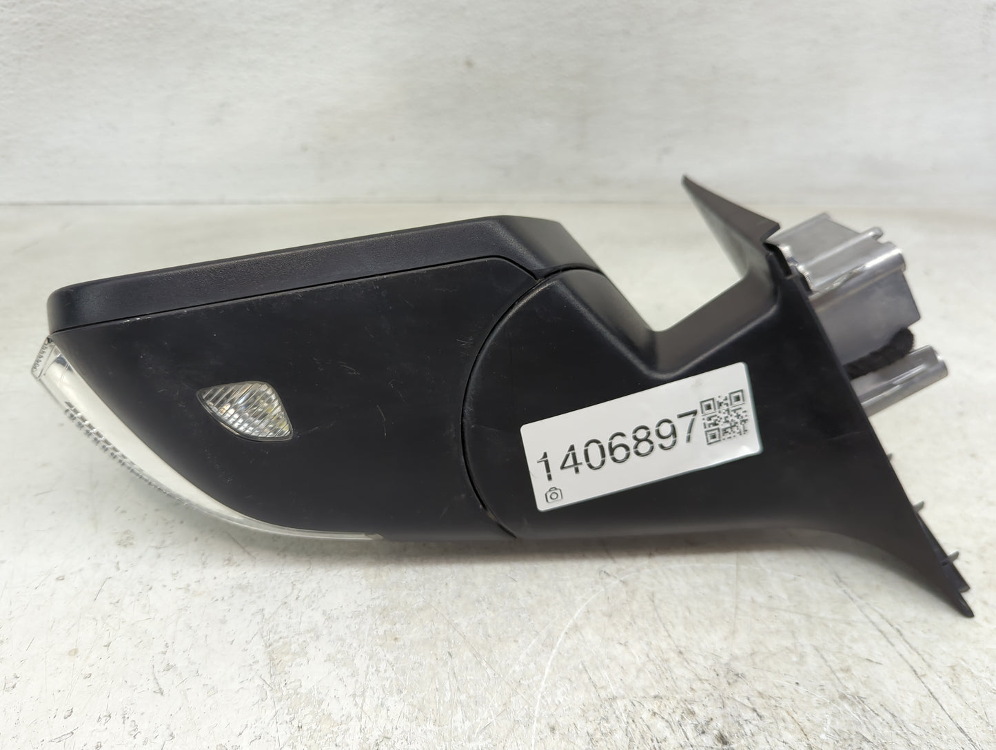 2016-2020 Chevrolet Impala Driver Side View Mirror - Left Door Mirror OEM Used - Oemusedautoparts1.com