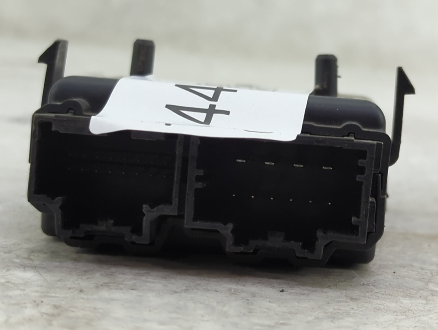 2017-2020 Chevrolet Impala Body Control Module Bcm Inner Cabin Fuse Box - Oemusedautoparts1.com