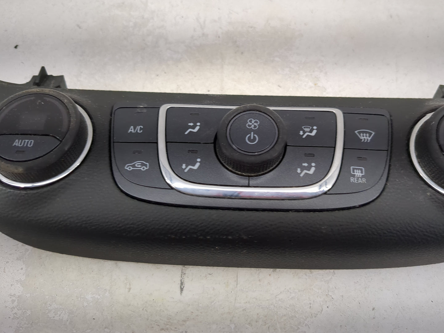 2014-2020 Chevrolet Impala Climate Control Module Temperature AC/Heater Replacement P/N:84429867 QFGM207B Fits OEM Used Auto