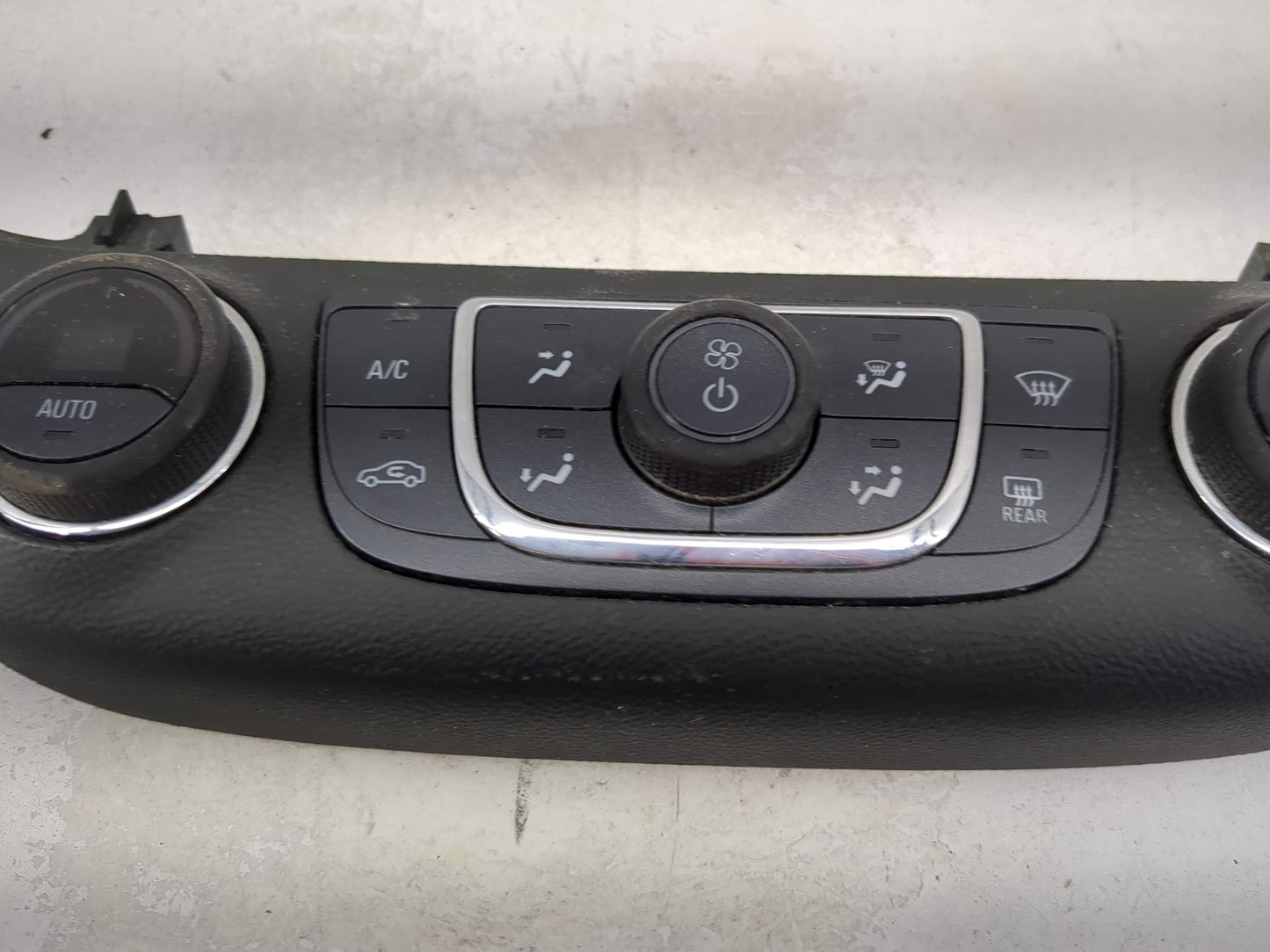 2014-2020 Chevrolet Impala Climate Control Module Temperature AC/Heater Replacement P/N:84429867 QFGM207B Fits OEM Used Auto