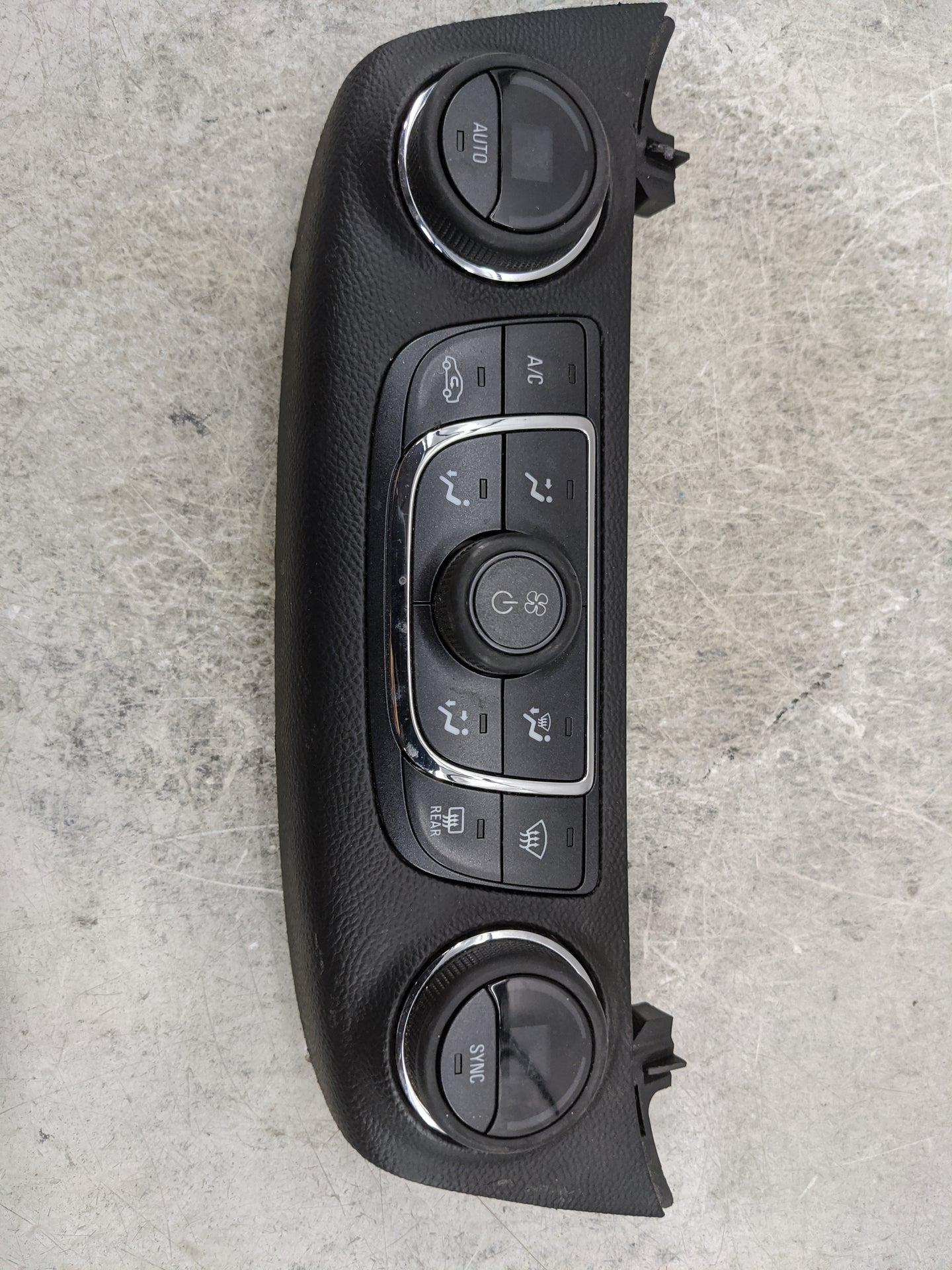 2014-2020 Chevrolet Impala Climate Control Module Temperature AC/Heater Replacement P/N:84429867 Fits OEM Used Auto Parts - 