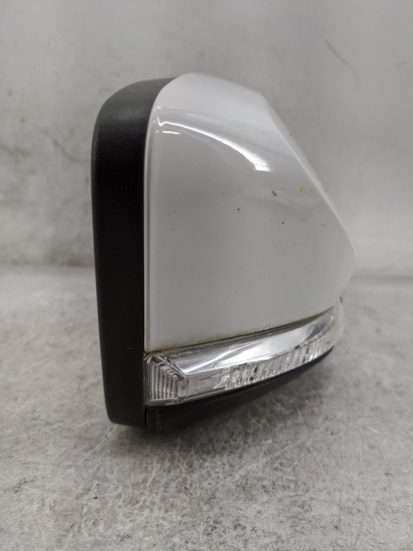 2016-2020 Chevrolet Impala Passenger Side View Mirror - Right Door Mirror OEM Used - Oemusedautoparts1.com