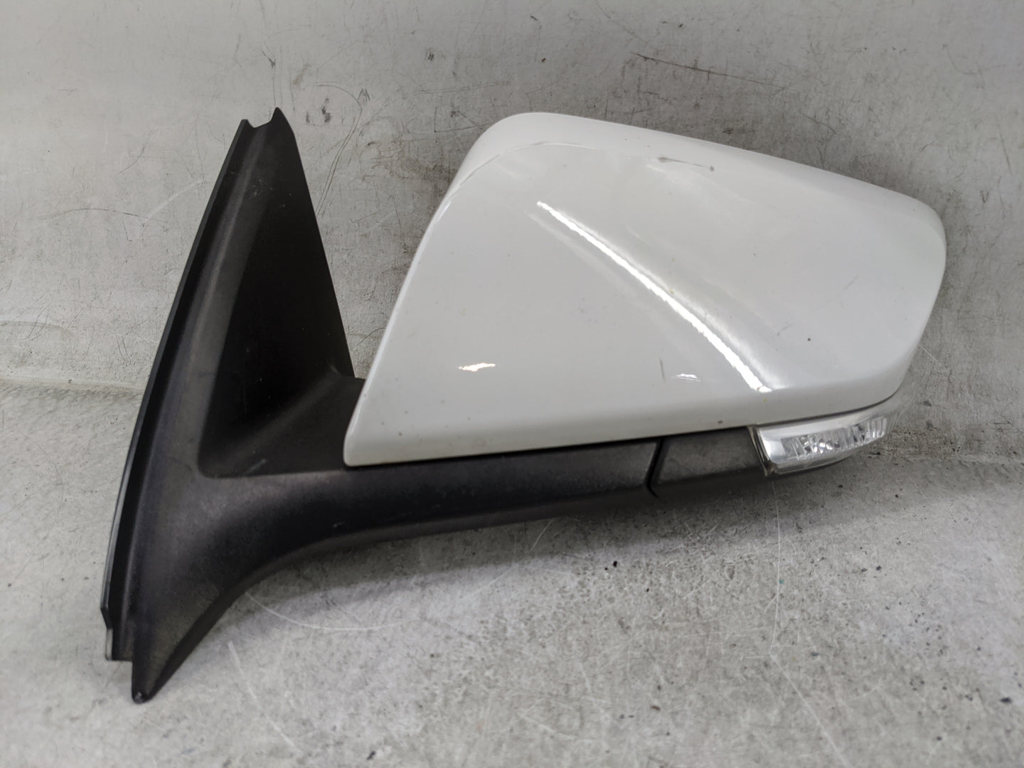 2016-2020 Chevrolet Impala Driver Side View Mirror - Left Door Mirror OEM Used - Oemusedautoparts1.com