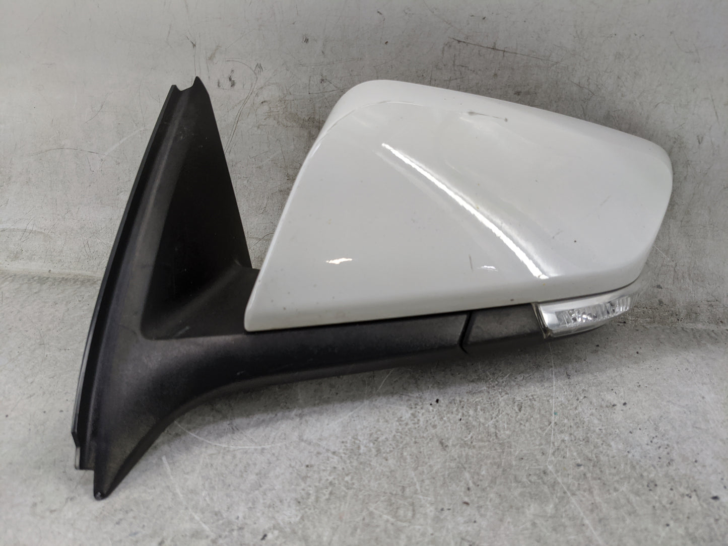2016-2020 Chevrolet Impala Driver Side View Mirror - Left Door Mirror OEM Used - Oemusedautoparts1.com