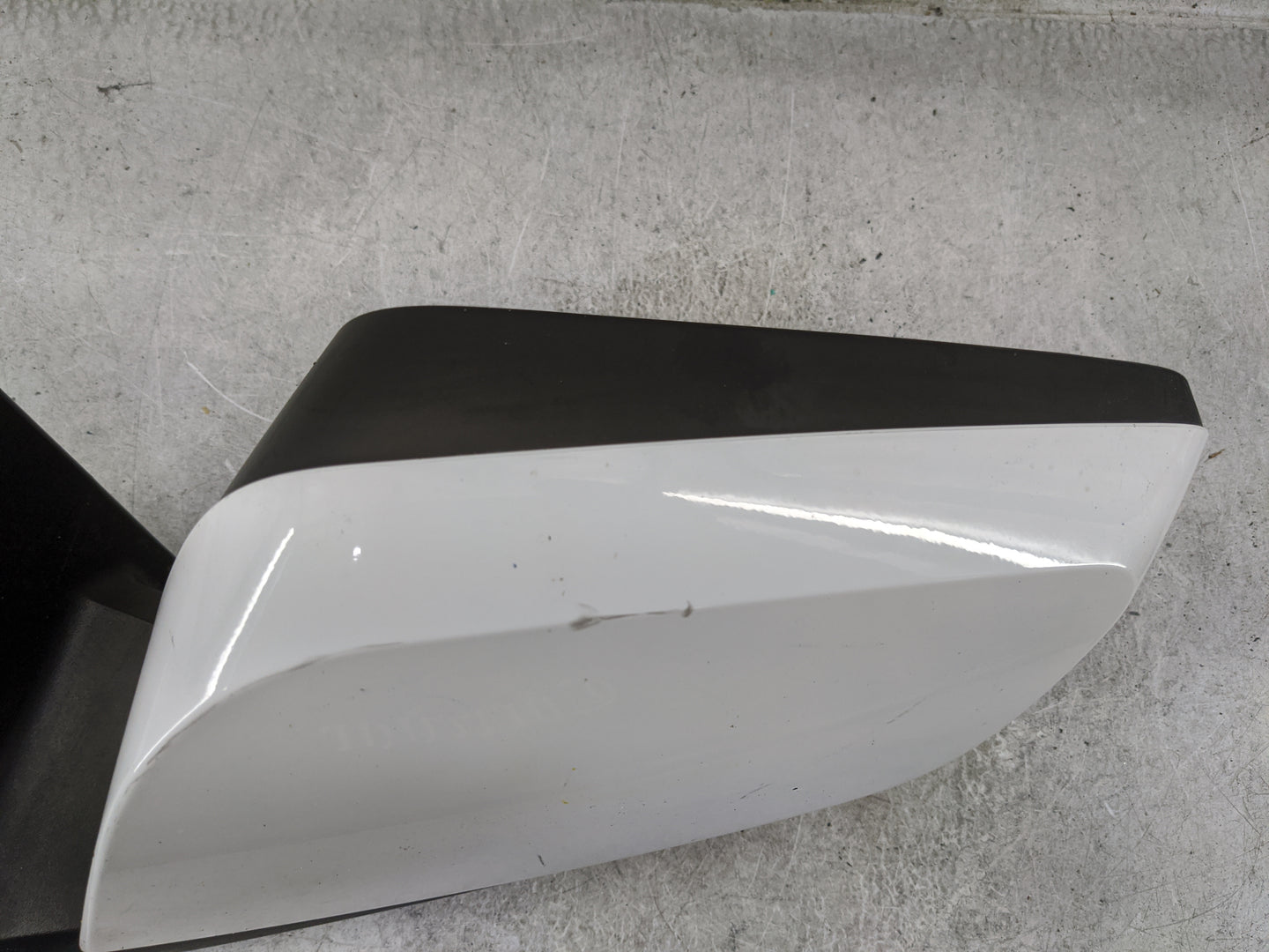 2016-2020 Chevrolet Impala Driver Side View Mirror - Left Door Mirror OEM Used - Oemusedautoparts1.com