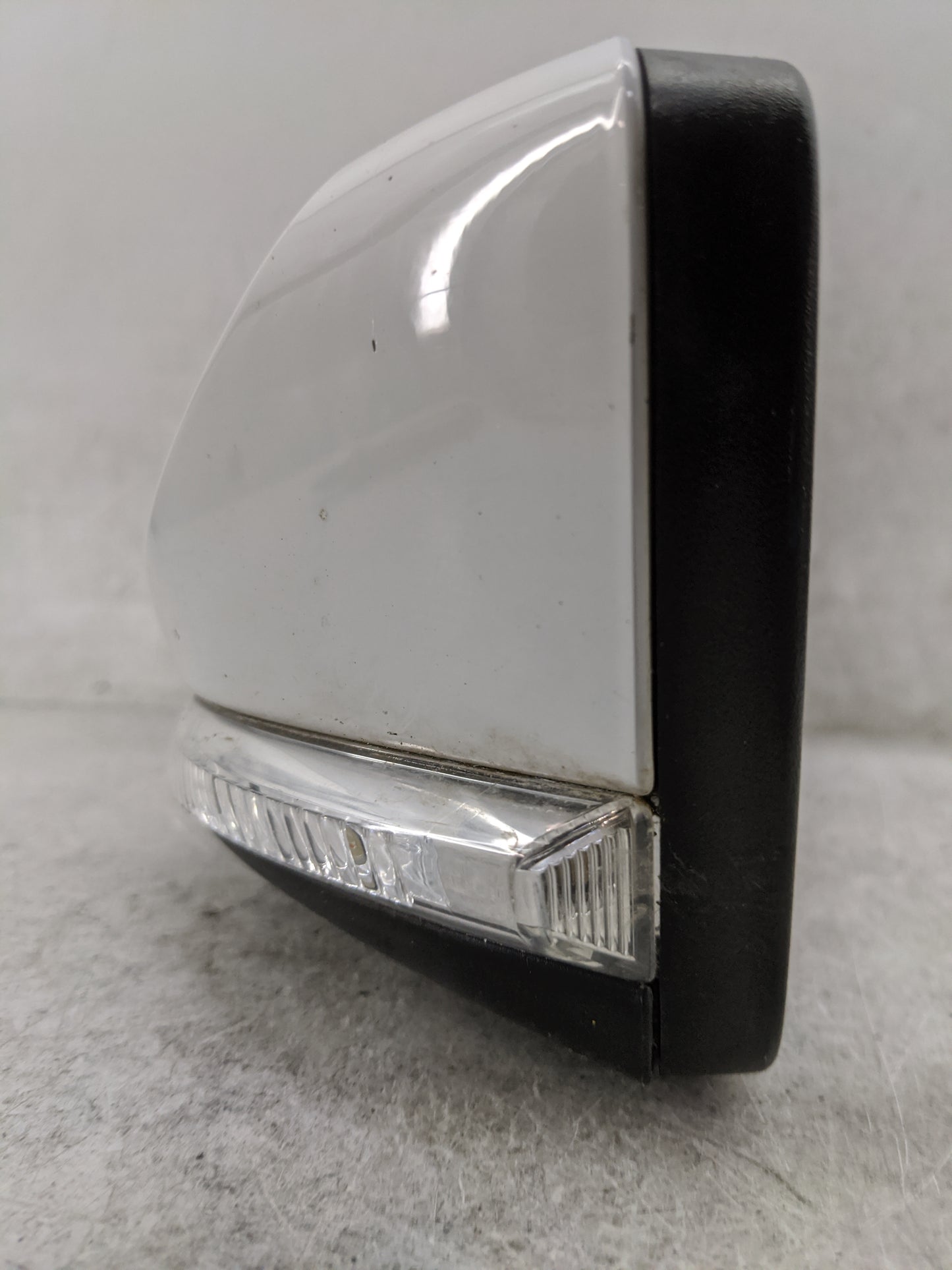 2016-2020 Chevrolet Impala Driver Side View Mirror - Left Door Mirror OEM Used - Oemusedautoparts1.com