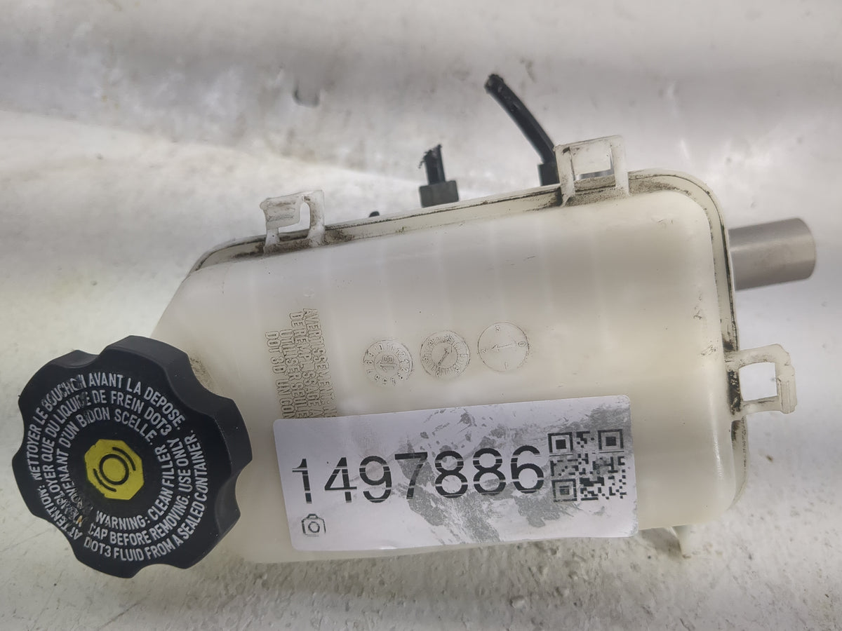2014-2020 Chevrolet Impala Brake Master Cylinder 1497886 - Oemusedautoparts1.com