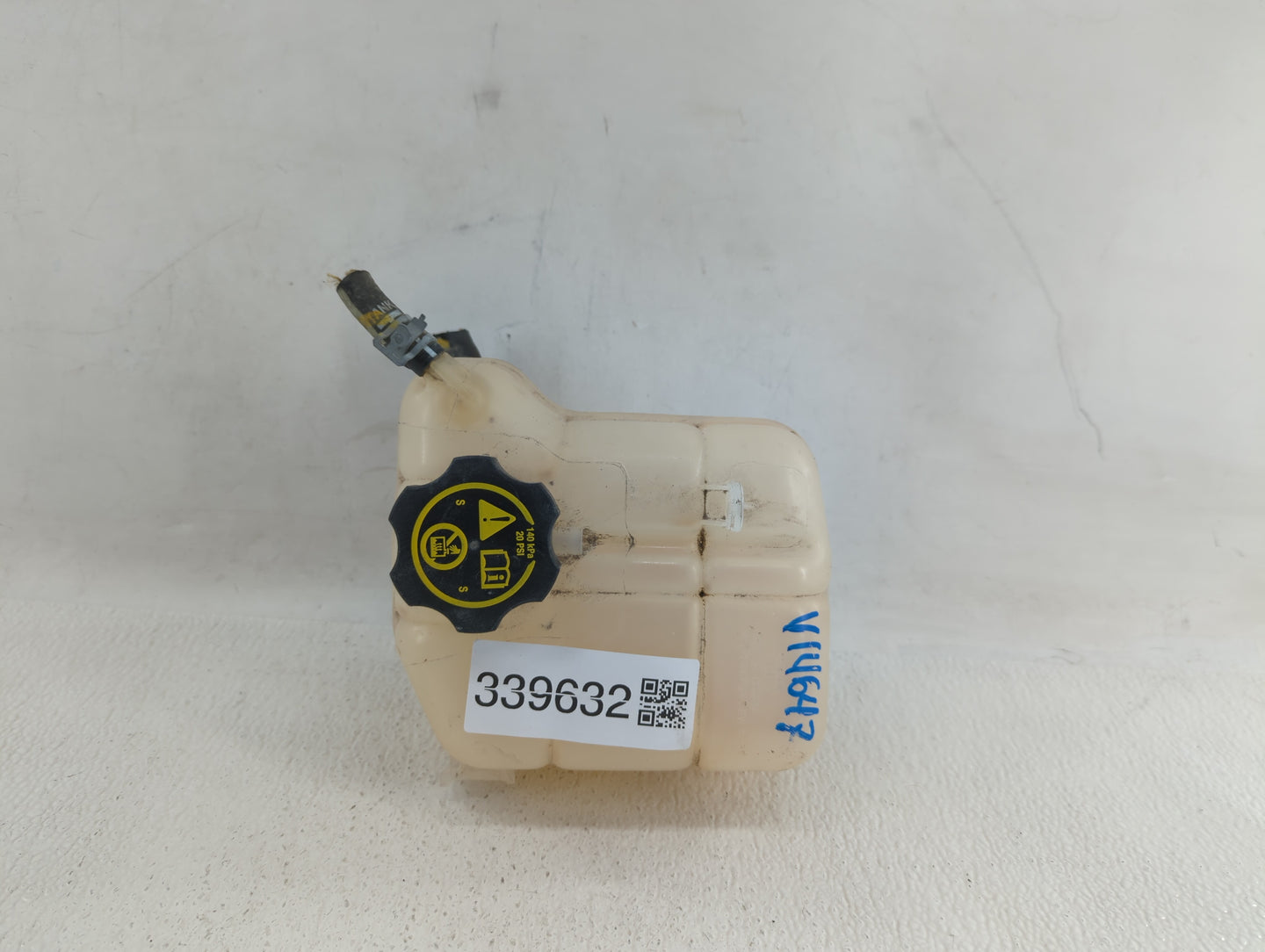 2014 Chevrolet Impala Radiator Coolant Overflow Expansion Tank Bottle - Oemusedautoparts1.com