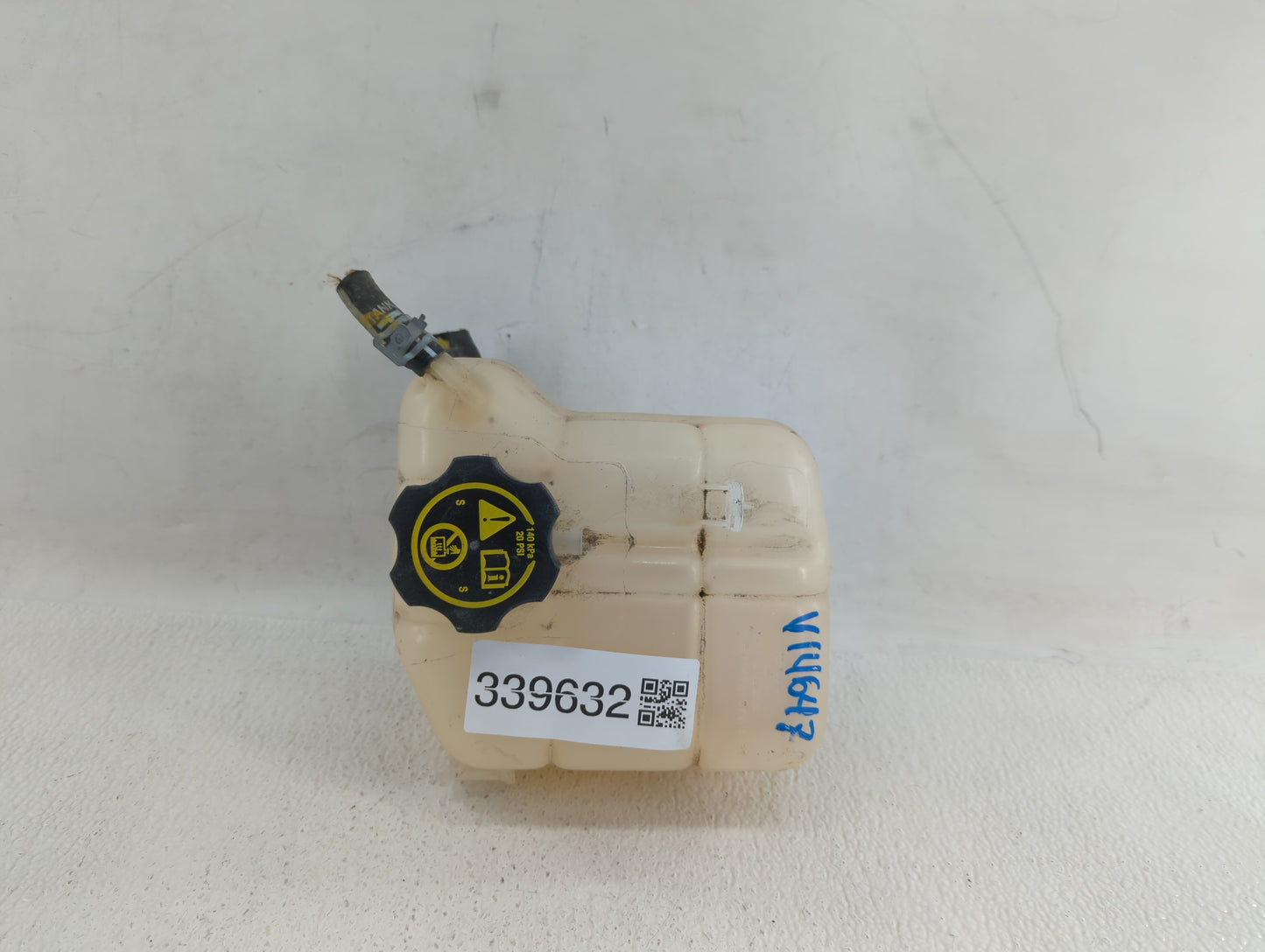 2014 Chevrolet Impala Radiator Coolant Overflow Expansion Tank Bottle - Oemusedautoparts1.com