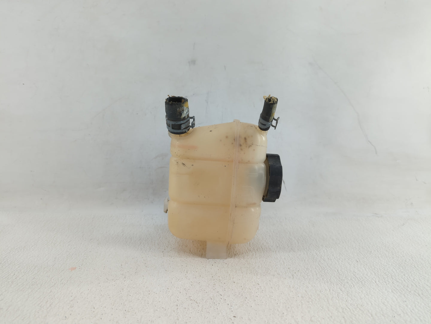 2014 Chevrolet Impala Radiator Coolant Overflow Expansion Tank Bottle - Oemusedautoparts1.com