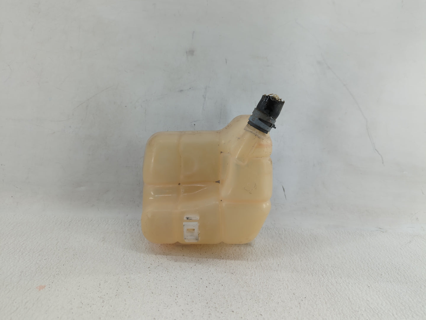 2014 Chevrolet Impala Radiator Coolant Overflow Expansion Tank Bottle - Oemusedautoparts1.com