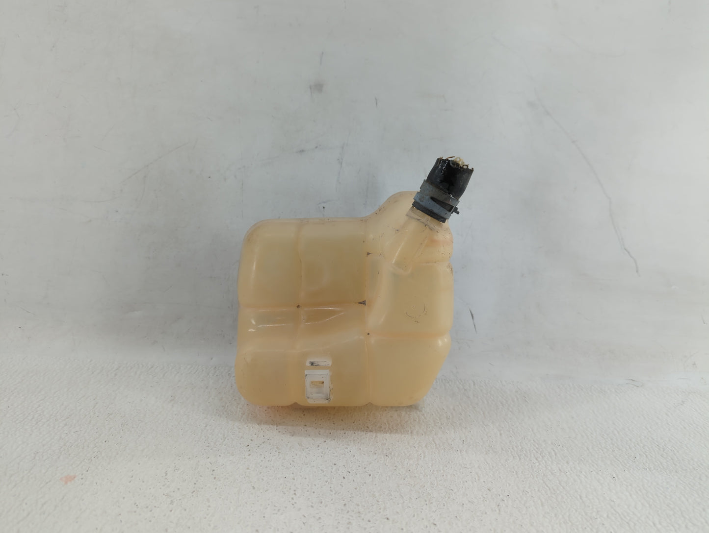 2014 Chevrolet Impala Radiator Coolant Overflow Expansion Tank Bottle - Oemusedautoparts1.com