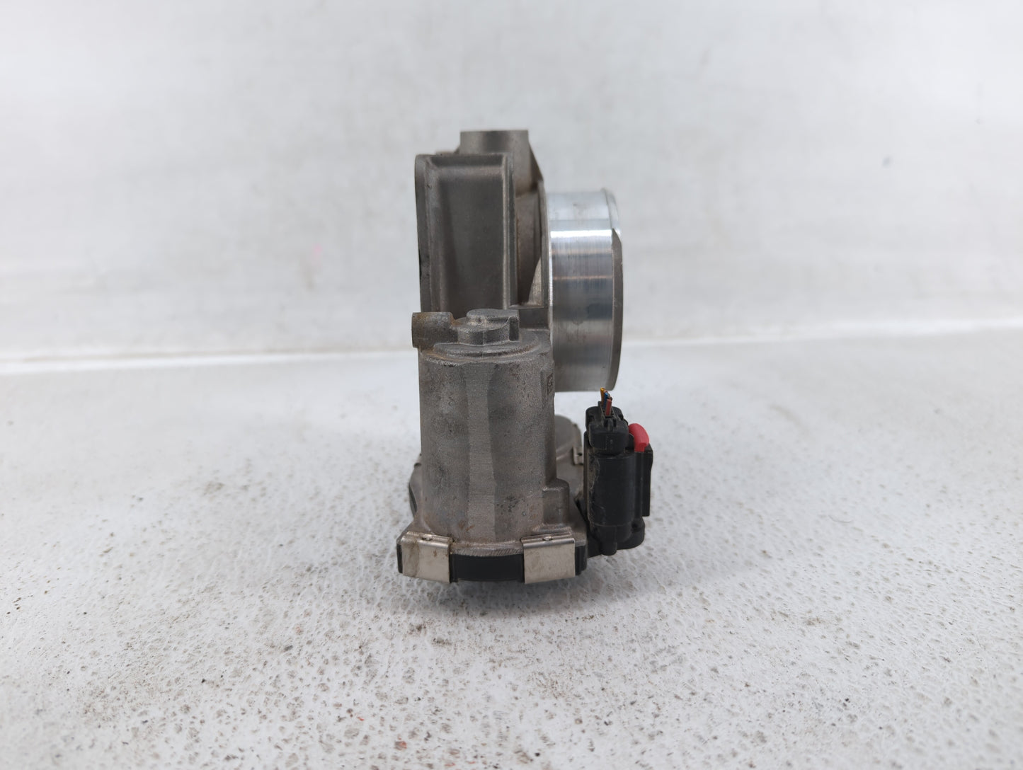2016-2019 Chevrolet Impala Throttle Body P/N:12670839AA Fits Fits 2016 2017 2018 2019 2020 2021 2022 OEM Used Auto Parts - O