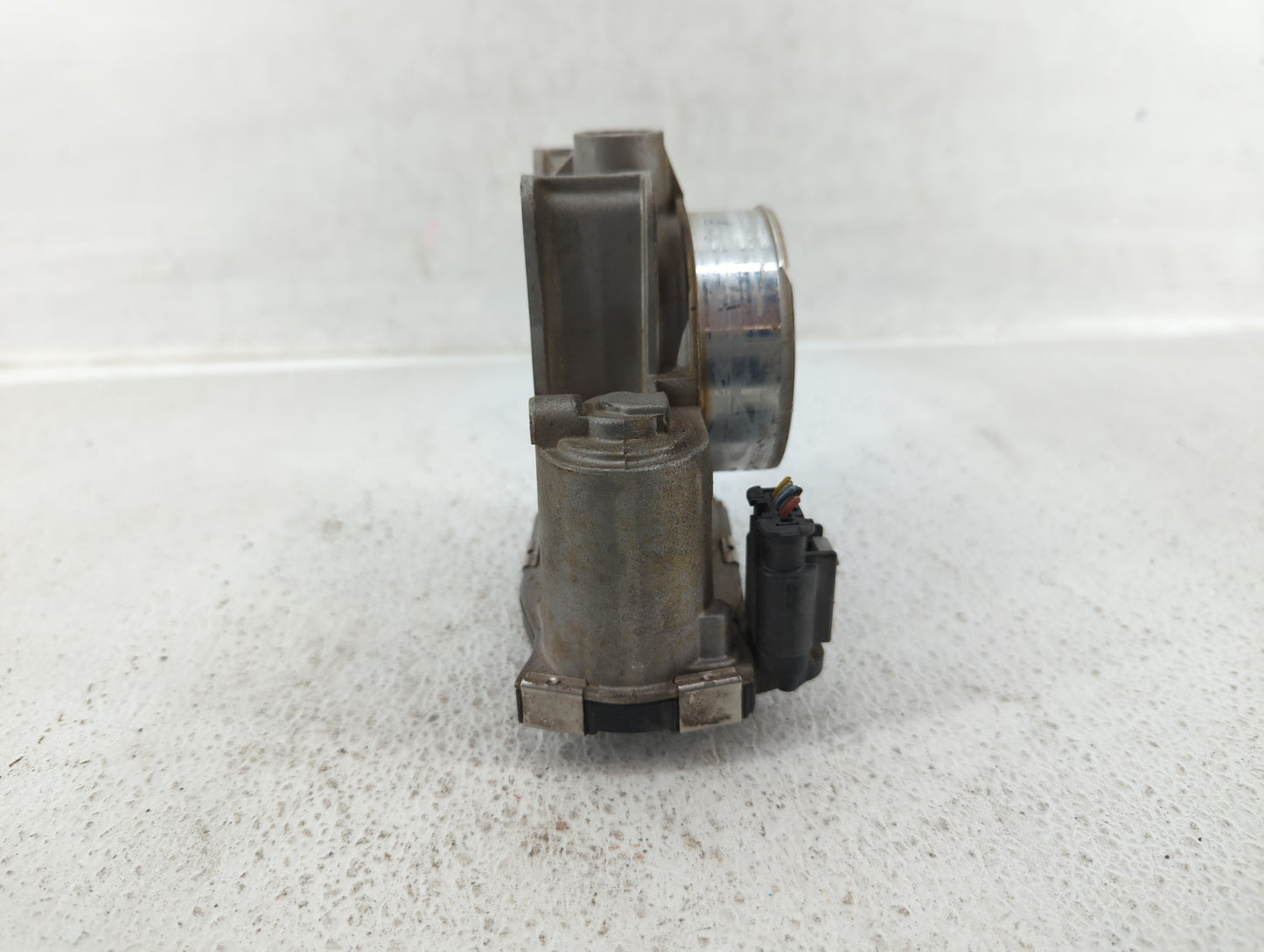 2016-2019 Chevrolet Impala Throttle Body P/N:12670839AA Fits Fits 2016 2017 2018 2019 2020 2021 2022 OEM Used Auto Parts - O
