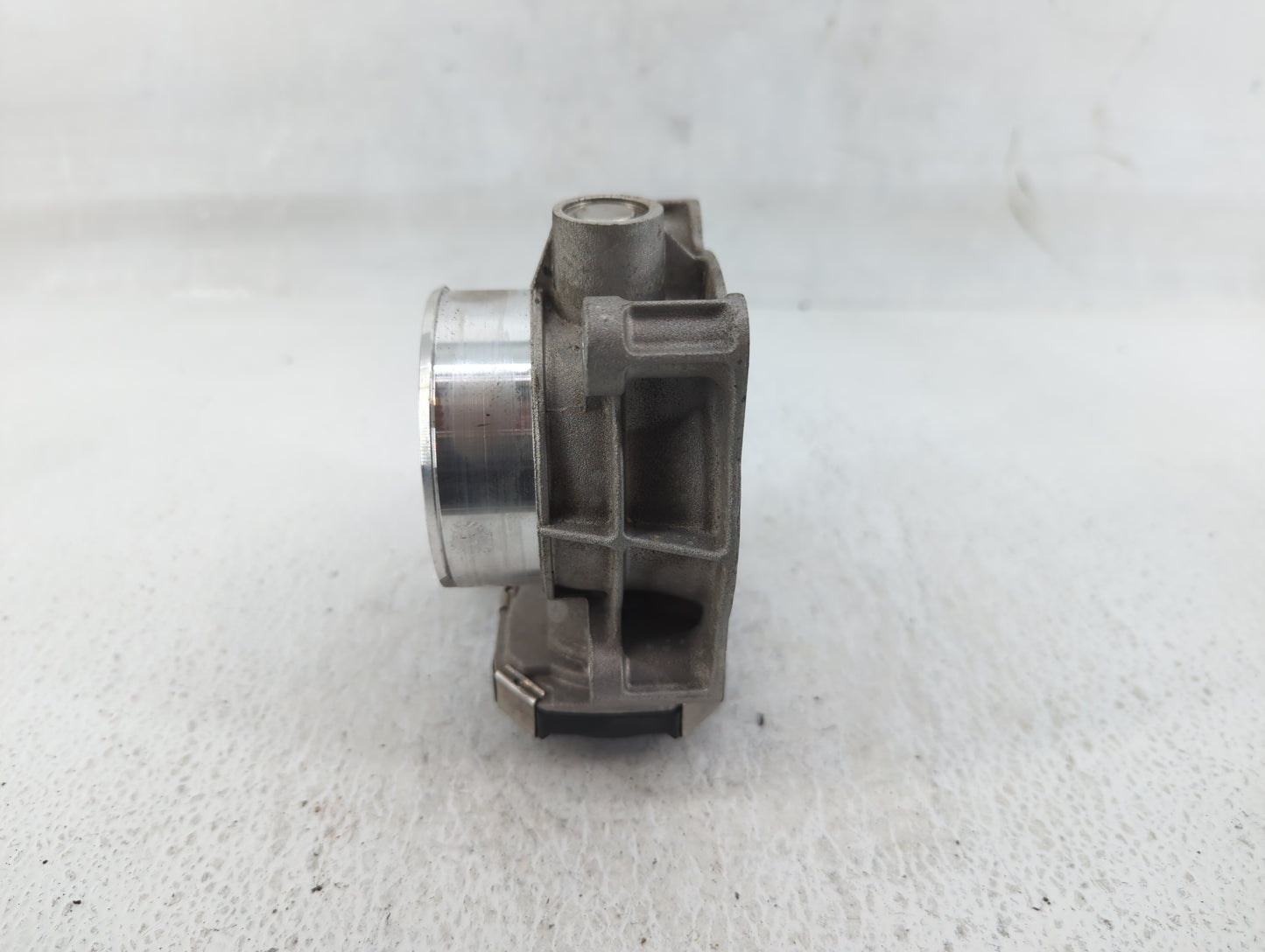 2016-2019 Chevrolet Impala Throttle Body P/N:12670839AA Fits Fits 2016 2017 2018 2019 2020 2021 2022 OEM Used Auto Parts - O