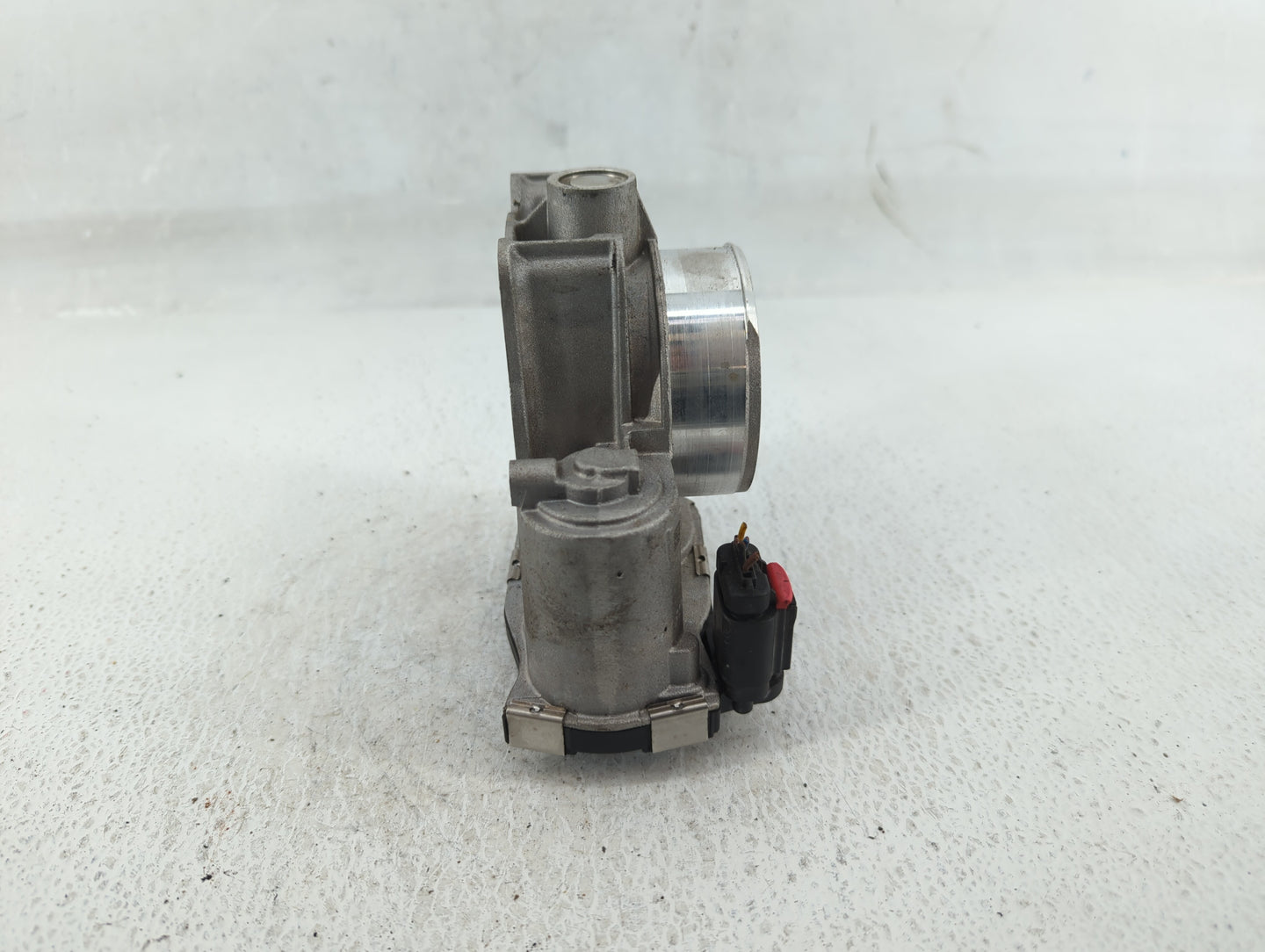 2016-2019 Chevrolet Impala Throttle Body P/N:12670839AA Fits Fits 2016 2017 2018 2019 2020 2021 2022 OEM Used Auto Parts - O