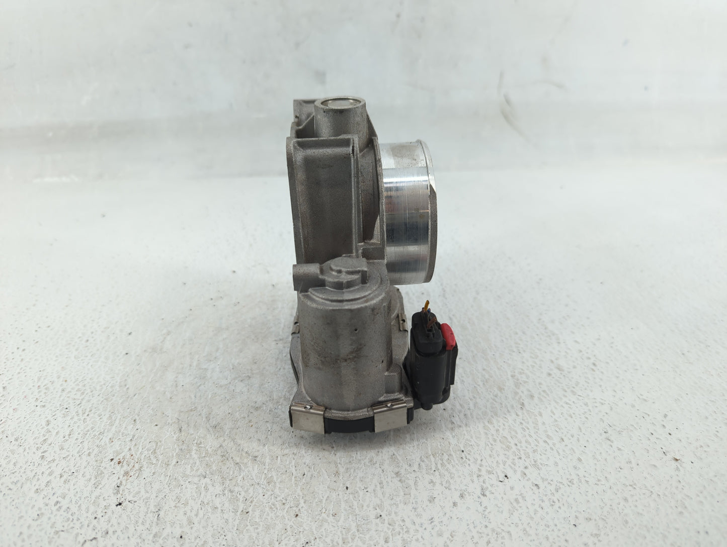2016-2019 Chevrolet Impala Throttle Body P/N:12670839AA Fits Fits 2016 2017 2018 2019 2020 2021 2022 OEM Used Auto Parts - O