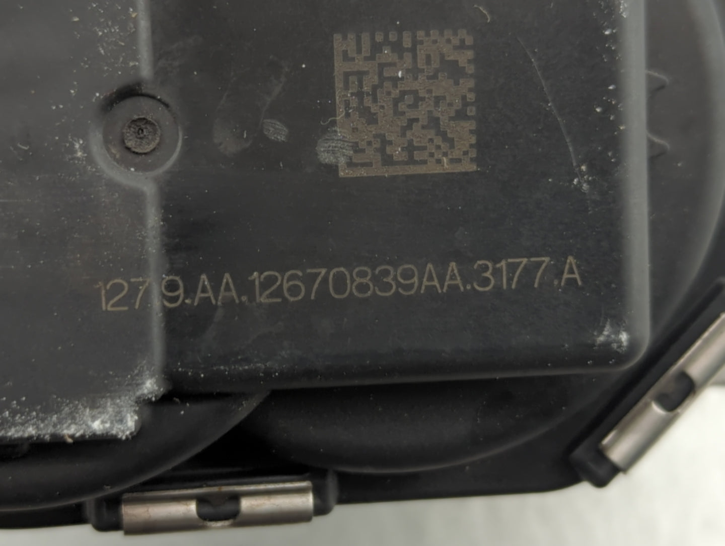 2016-2019 Chevrolet Impala Throttle Body P/N:12670839AA Fits Fits 2016 2017 2018 2019 2020 2021 2022 OEM Used Auto Parts - O
