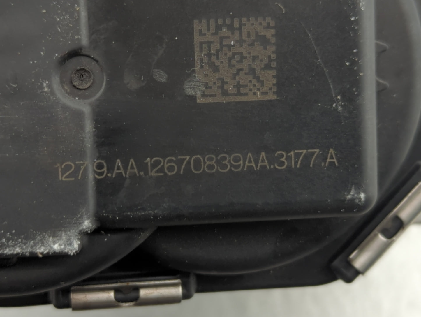 2016-2019 Chevrolet Impala Throttle Body P/N:12670839AA Fits Fits 2016 2017 2018 2019 2020 2021 2022 OEM Used Auto Parts - O
