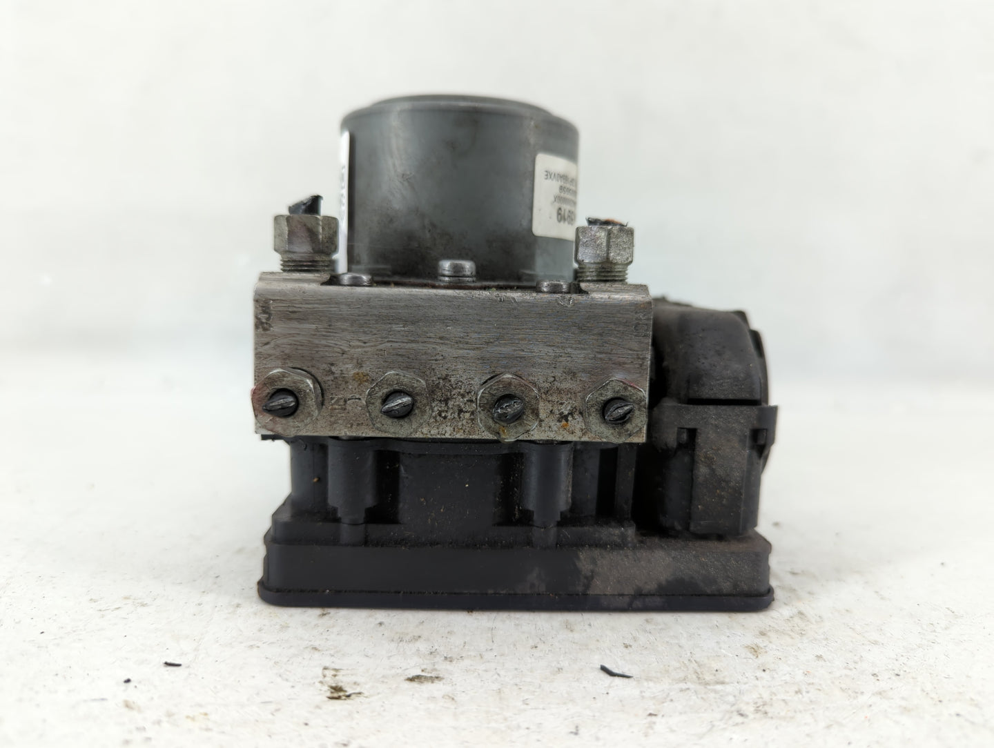 2017-2020 Chevrolet Impala ABS Pump Control Module Replacement P/N:84605925 Fits Fits 2017 2018 2019 2020 OEM Used Auto Part