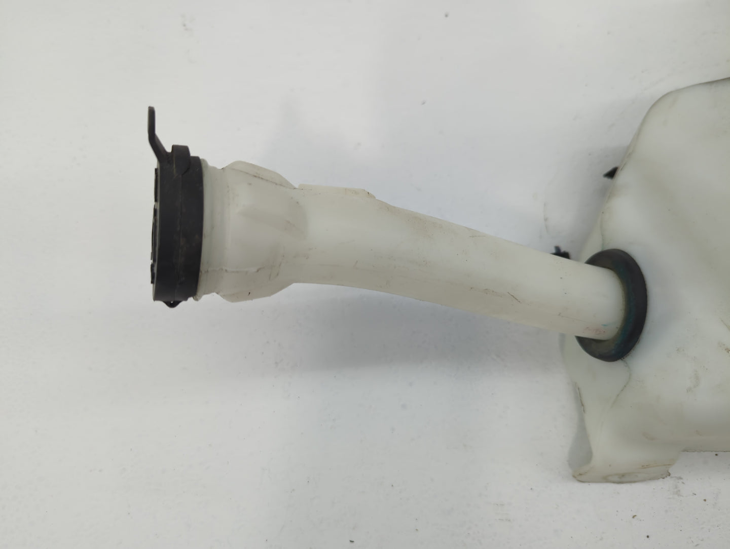 2014-2020 Chevrolet Impala Windshield Washer Fluid Reservoir Bottle Oem - Oemusedautoparts1.com