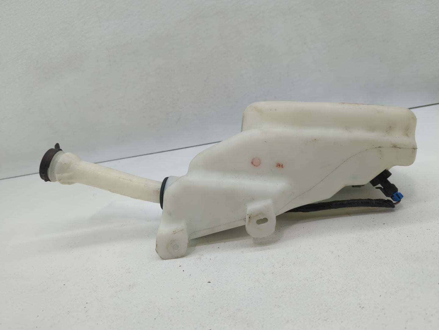 2014-2020 Chevrolet Impala Windshield Washer Fluid Reservoir Bottle Oem - Oemusedautoparts1.com