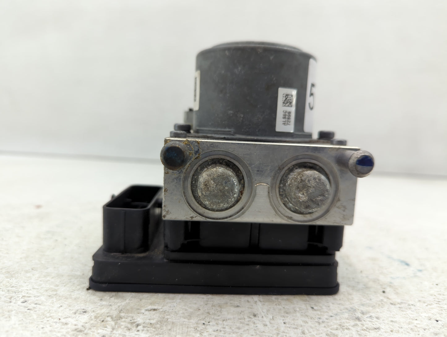 2017-2020 Chevrolet Impala ABS Pump Control Module Replacement P/N:84605919 Fits Fits 2017 2018 2019 2020 OEM Used Auto Part