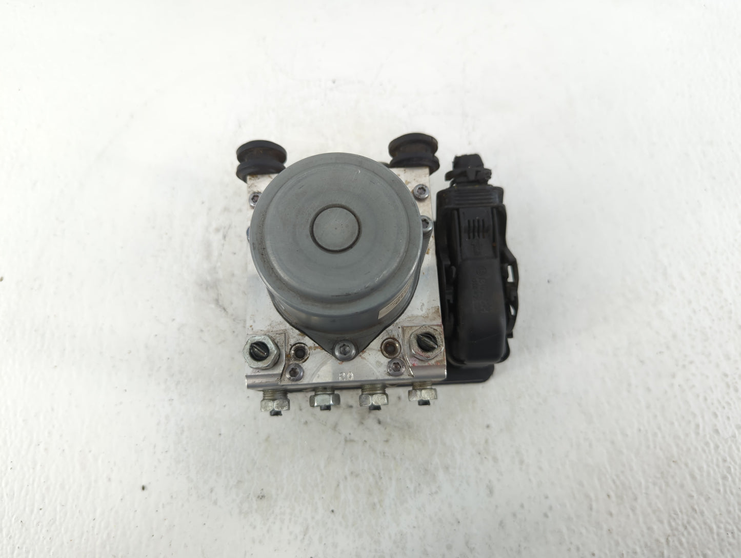 2017-2020 Chevrolet Impala ABS Pump Control Module Replacement P/N:84605919 Fits Fits 2017 2018 2019 2020 OEM Used Auto Part