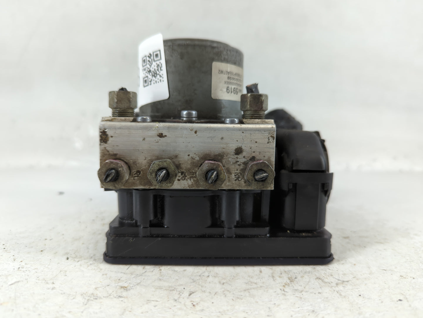 2017-2020 Chevrolet Impala ABS Pump Control Module Replacement P/N:84605919 Fits Fits 2017 2018 2019 2020 OEM Used Auto Part