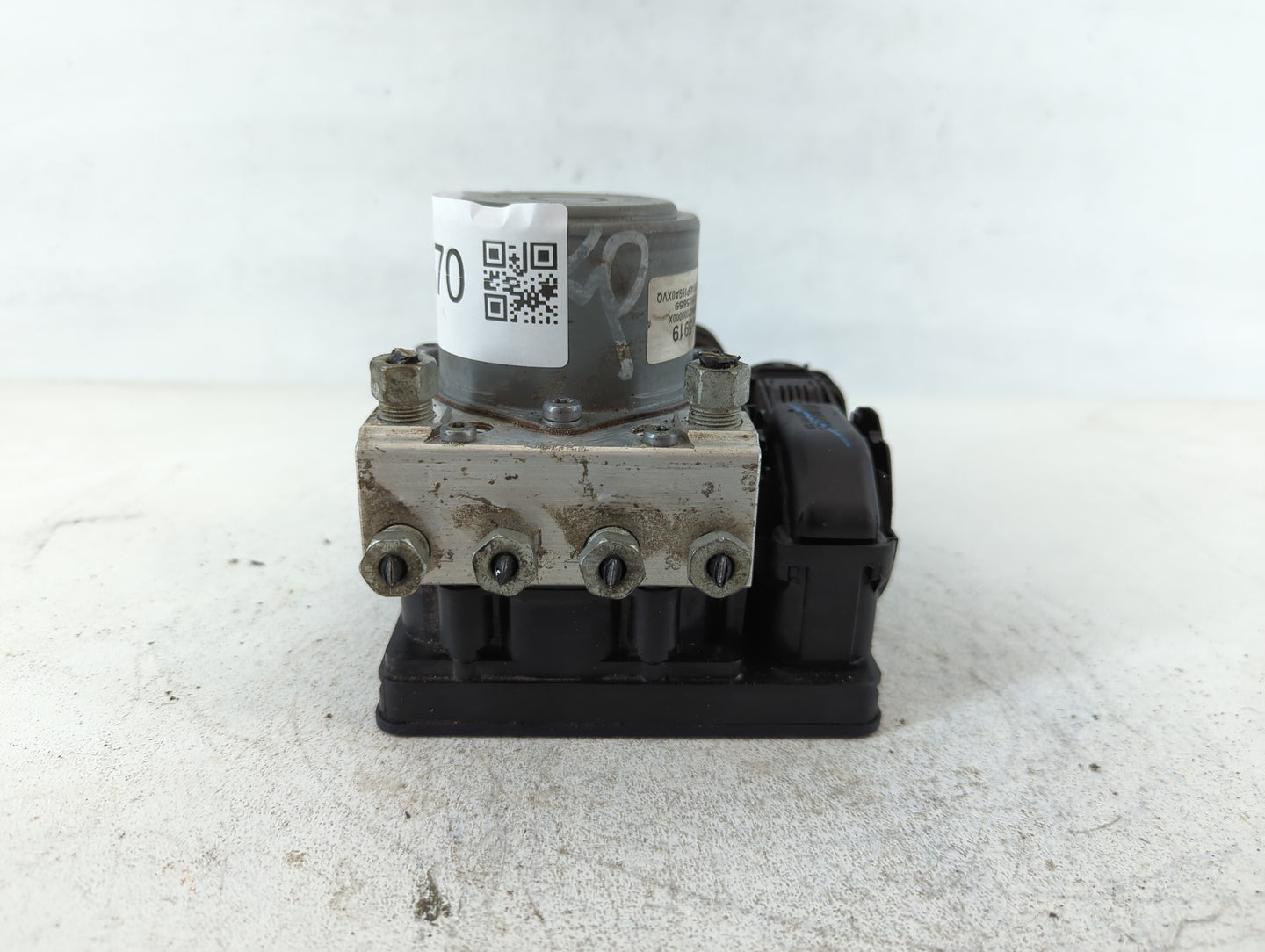 2017-2020 Chevrolet Impala ABS Pump Control Module Replacement P/N:84605919 Fits Fits 2017 2018 2019 2020 OEM Used Auto Part