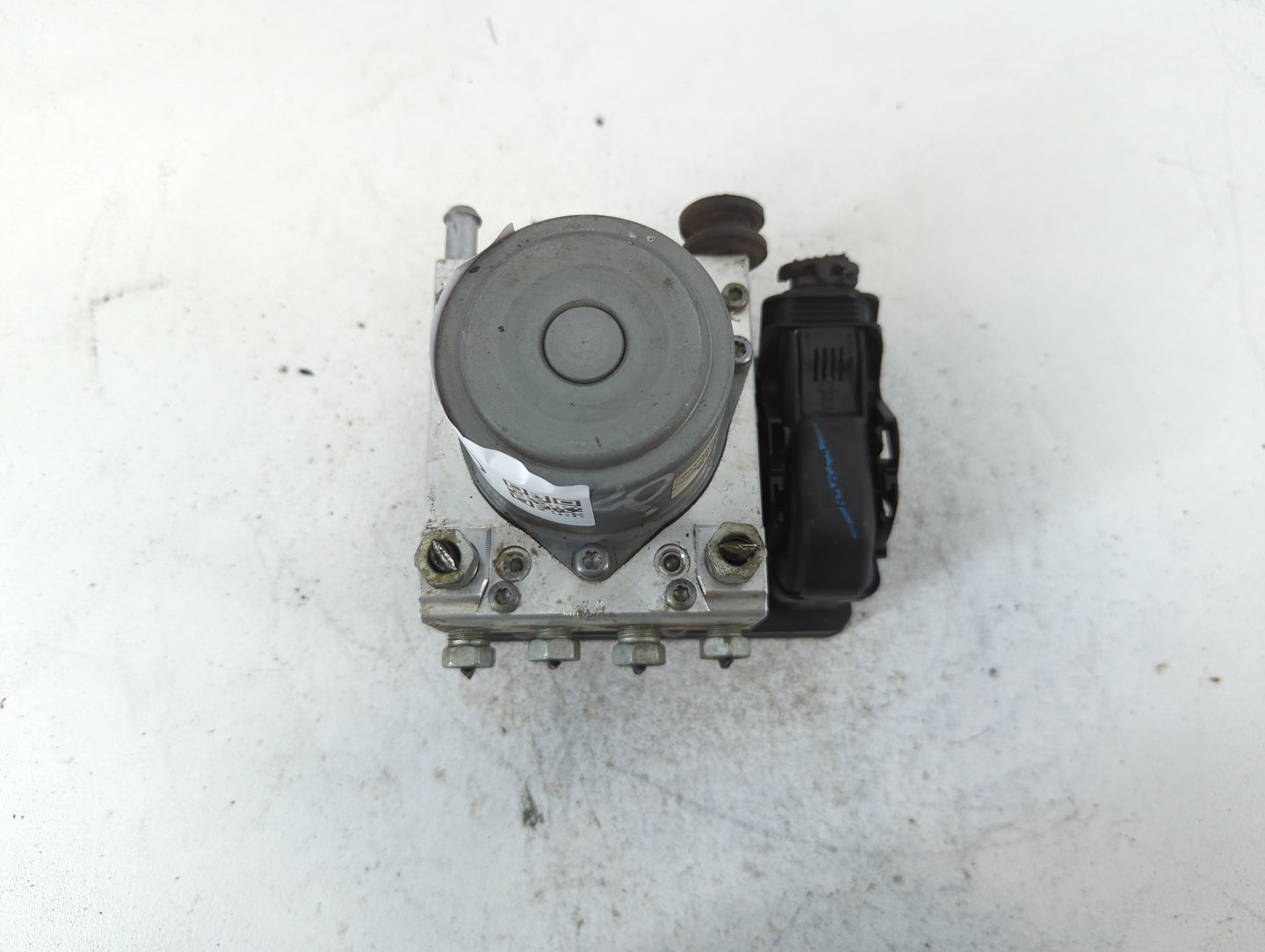 2017-2020 Chevrolet Impala ABS Pump Control Module Replacement P/N:84605919 Fits Fits 2017 2018 2019 2020 OEM Used Auto Part