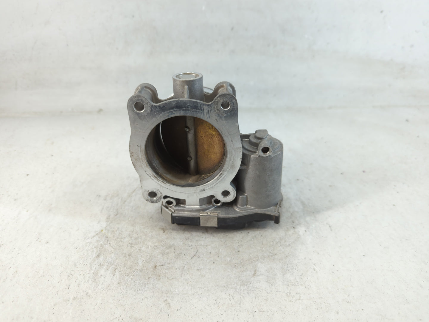 2016-2019 Chevrolet Impala Throttle Body P/N:12670839AA Fits Fits 2016 2017 2018 2019 2020 2021 2022 OEM Used Auto Parts - O