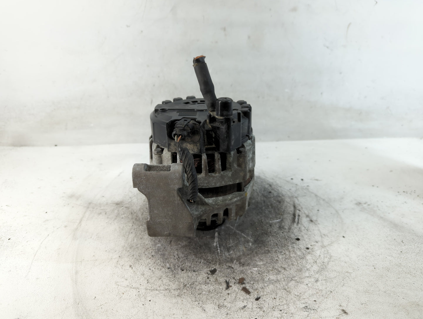 2017-2020 Chevrolet Impala Alternator Replacement Generator Charging Assembly Engine OEM P/N:588113949 13520825 Fits OEM Use