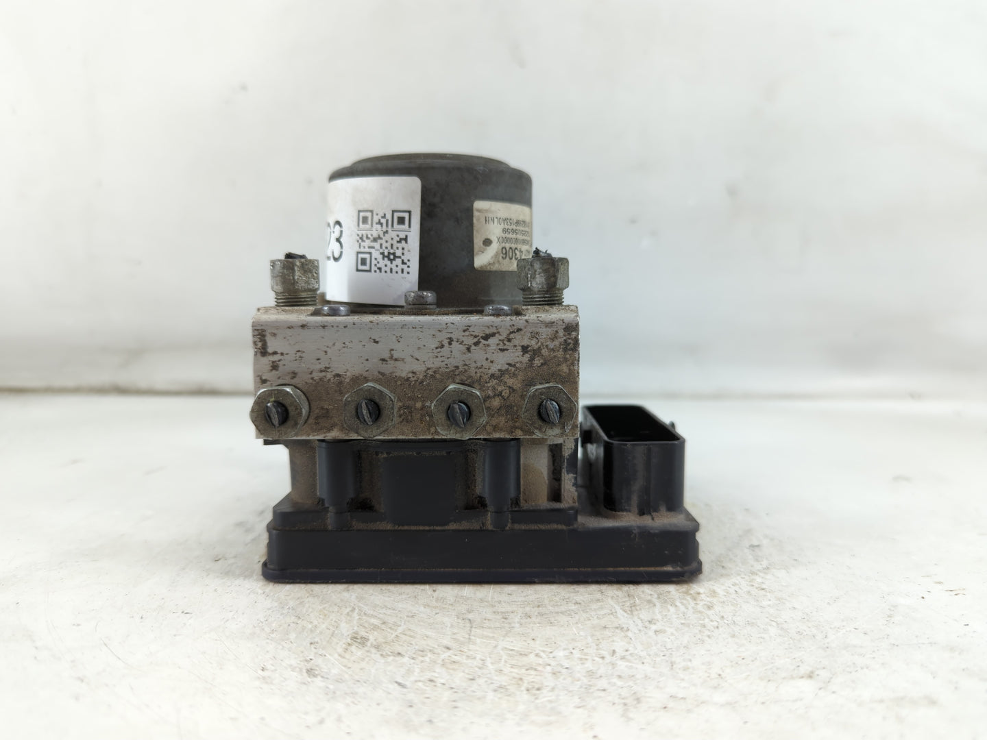 2017-2020 Chevrolet Impala ABS Pump Control Module Replacement P/N:84314306 Fits Fits 2017 2018 2019 2020 OEM Used Auto Part
