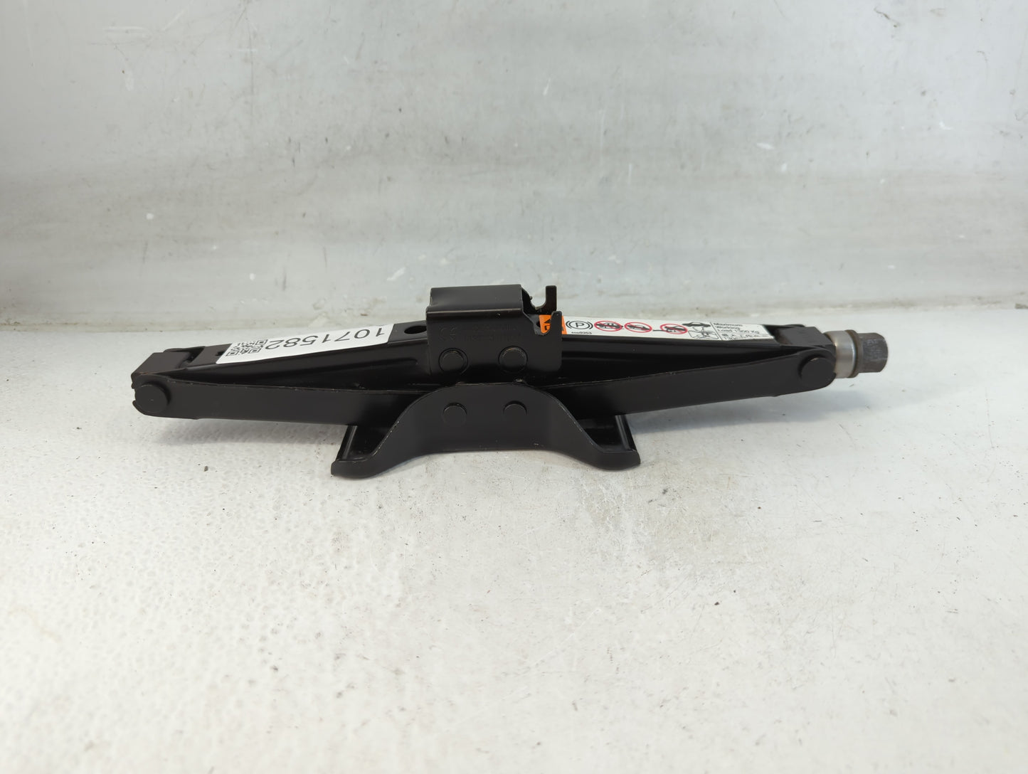 2019 Chevrolet Malibu Spare Scissor Car Jack - Oemusedautoparts1.com
