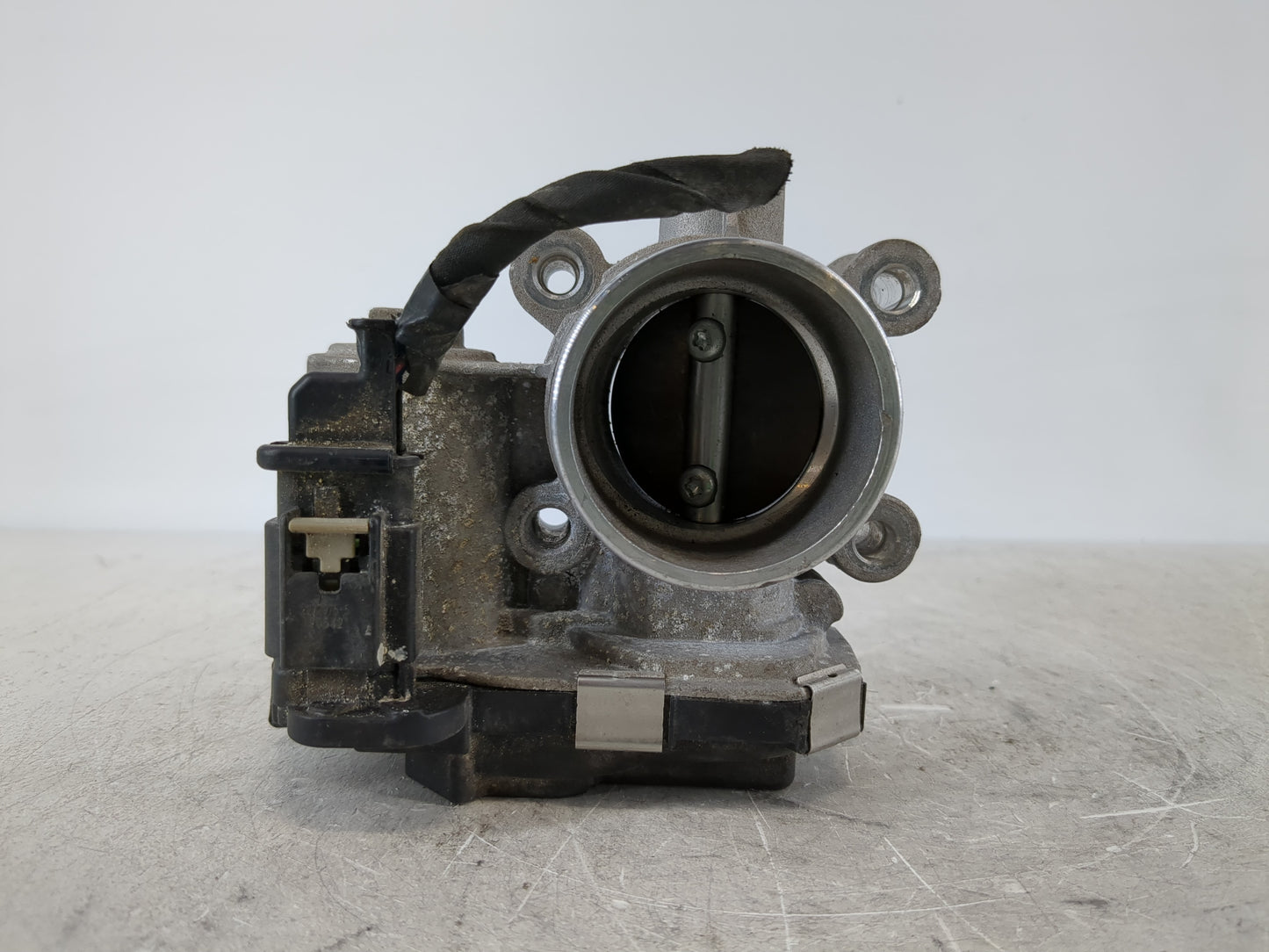 2016-2021 Chevrolet Malibu Throttle Body P/N:12671379AA Fits Fits 2016 2017 2018 2019 2020 2021 2022 OEM Used Auto Parts - O