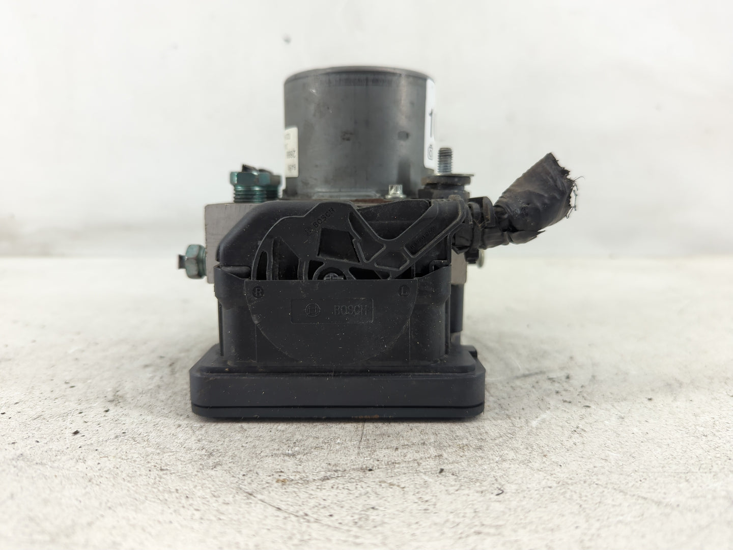 2019-2021 Chevrolet Malibu ABS Pump Control Module Replacement P/N:065055766 84502888 Fits Fits 2019 2020 2021 OEM Used Auto