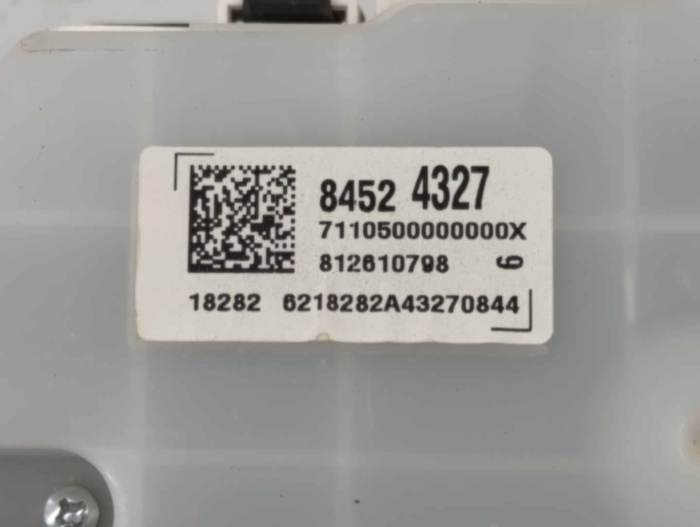 2019 Chevrolet Malibu Instrument Cluster Speedometer Gauges P/N:84524327 Fits OEM Used Auto Parts - Oemusedautoparts1.com