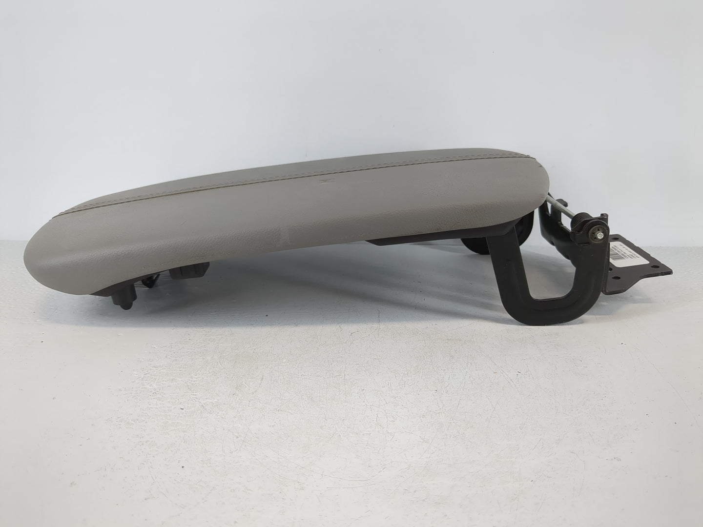 2019-2021 Chevrolet Malibu Center Console Armrest Cover Lid Fits Fits 2019 2020 2021 OEM Used Auto Parts - Oemusedautoparts1