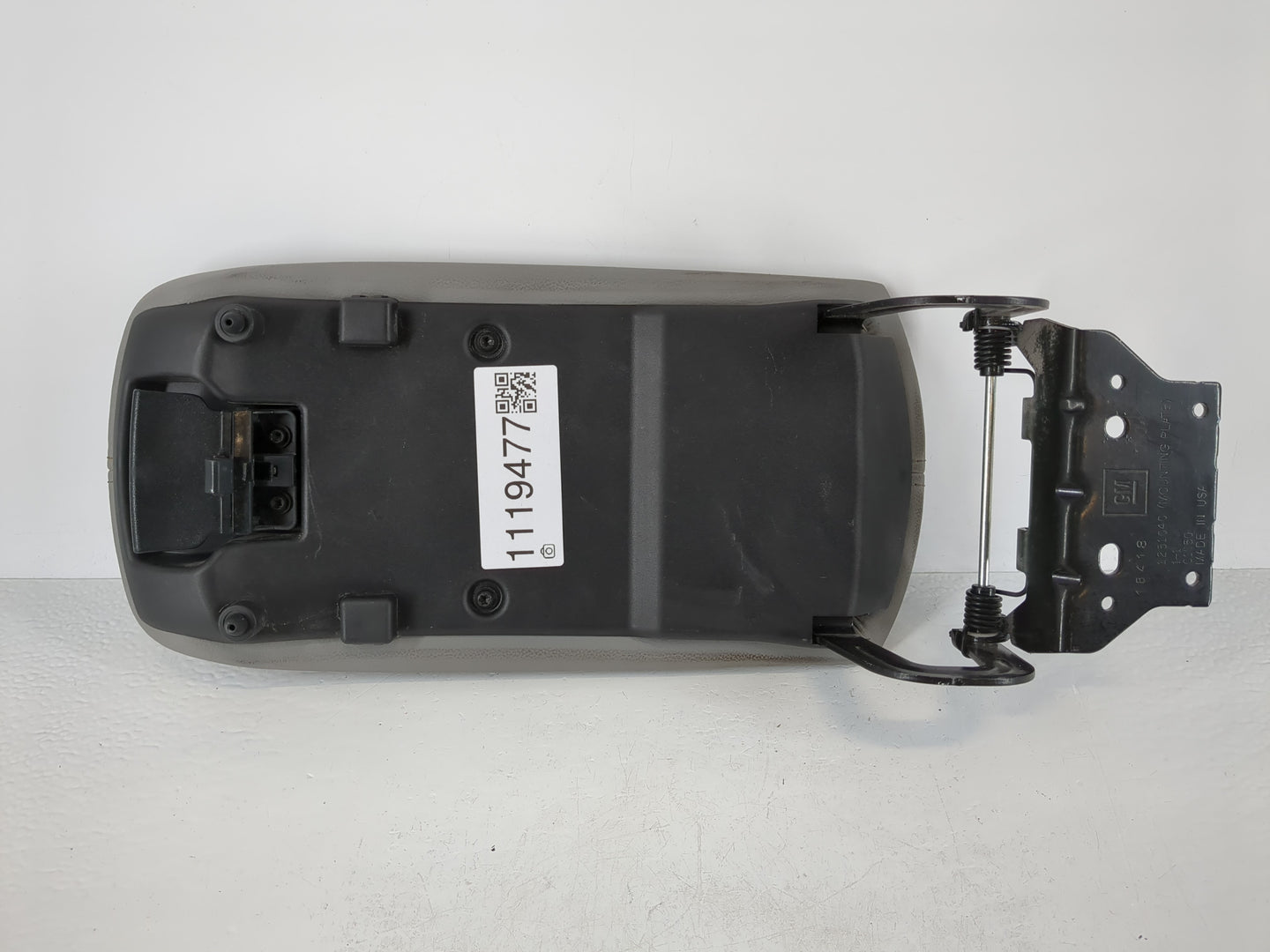 2019-2021 Chevrolet Malibu Center Console Armrest Cover Lid Fits Fits 2019 2020 2021 OEM Used Auto Parts - Oemusedautoparts1