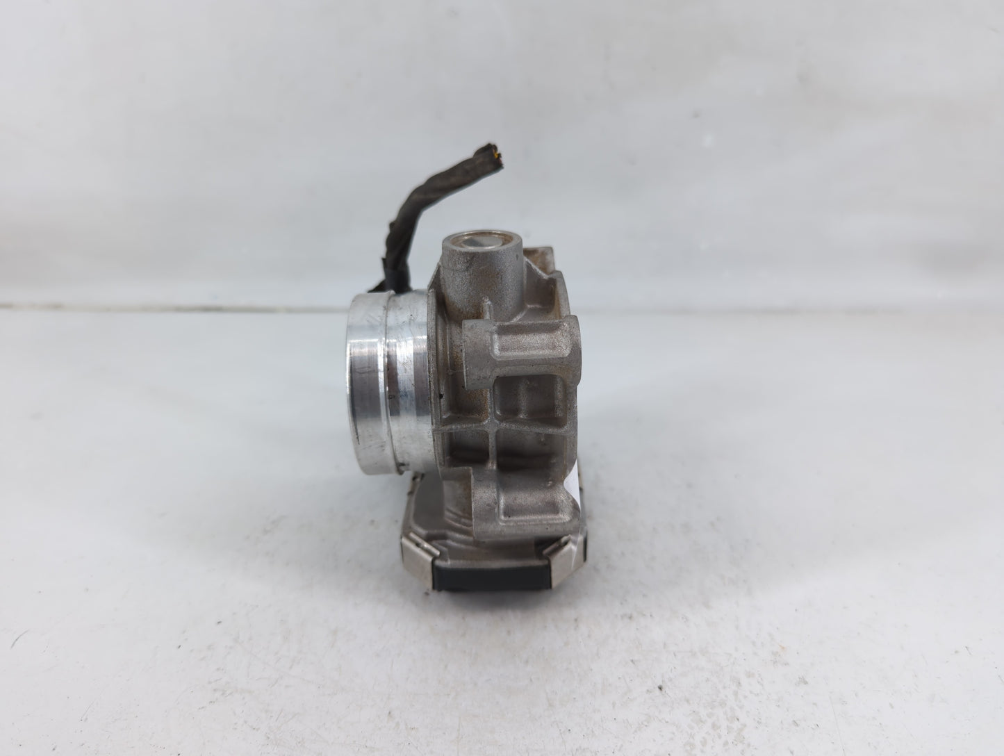2016-2021 Chevrolet Malibu Throttle Body P/N:12671379AA Fits Fits 2016 2017 2018 2019 2020 2021 2022 OEM Used Auto Parts - O