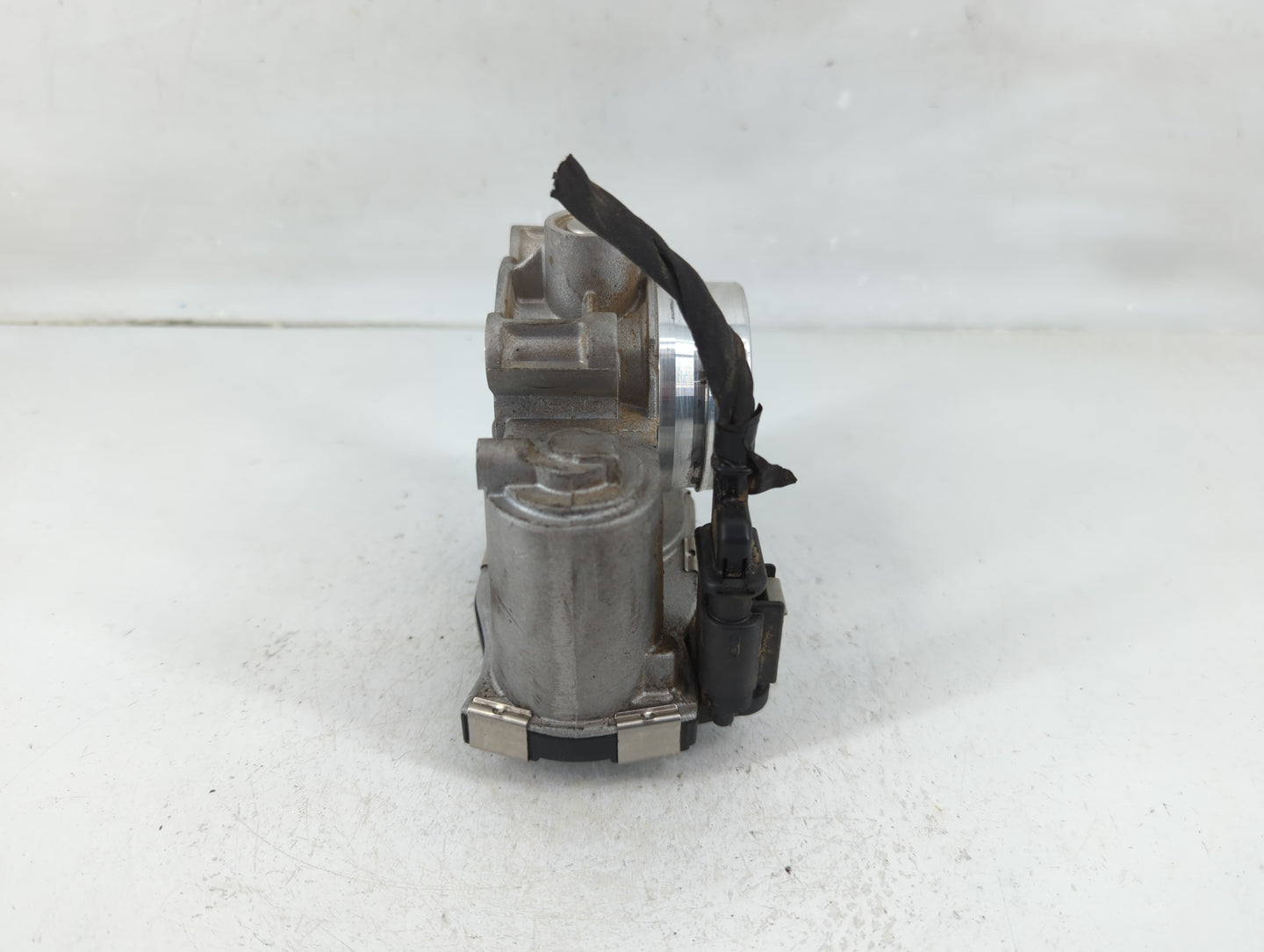 2016-2021 Chevrolet Malibu Throttle Body P/N:12671379AA Fits Fits 2016 2017 2018 2019 2020 2021 2022 OEM Used Auto Parts - O