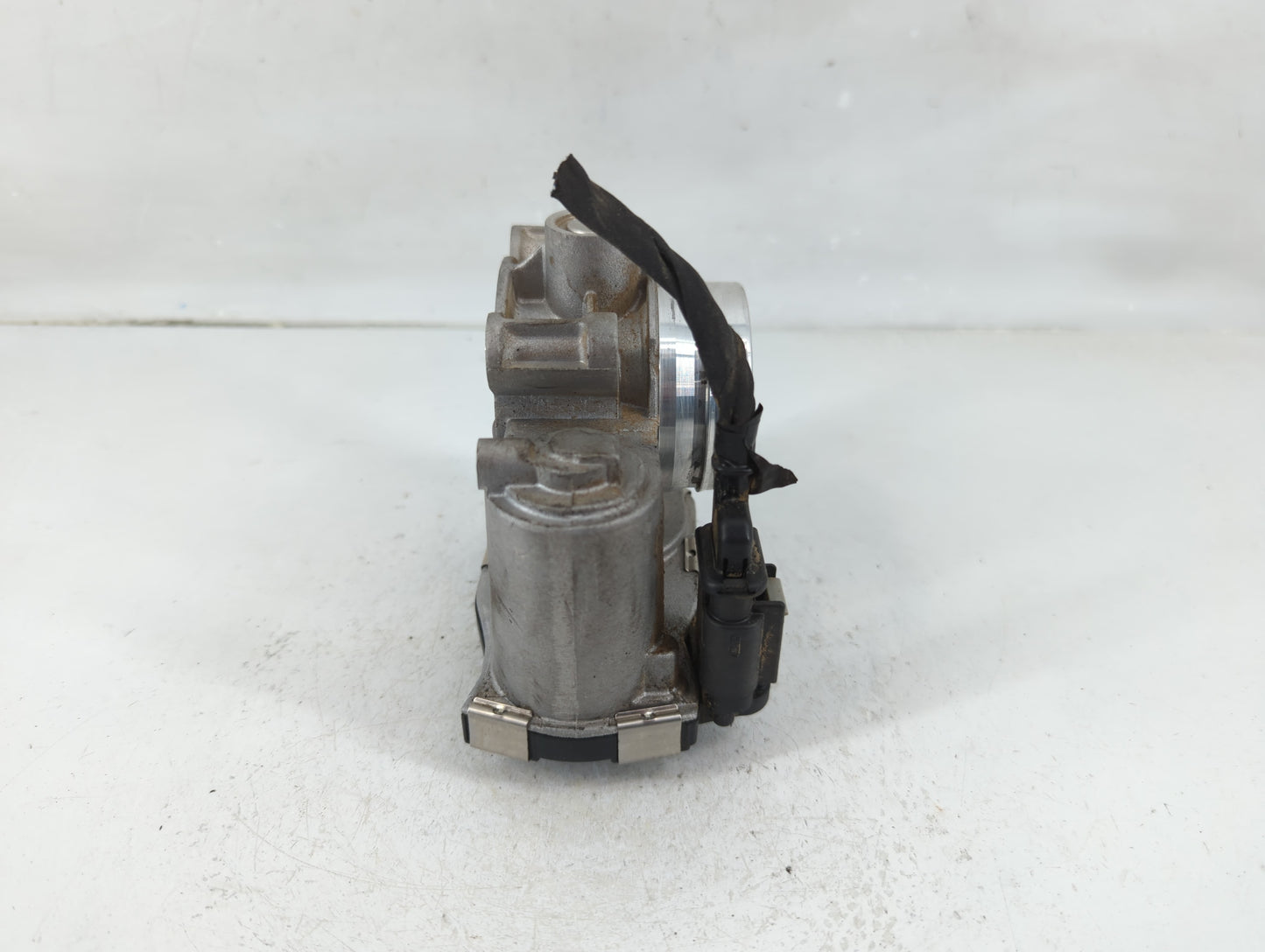 2016-2021 Chevrolet Malibu Throttle Body P/N:12671379AA Fits Fits 2016 2017 2018 2019 2020 2021 2022 OEM Used Auto Parts - O
